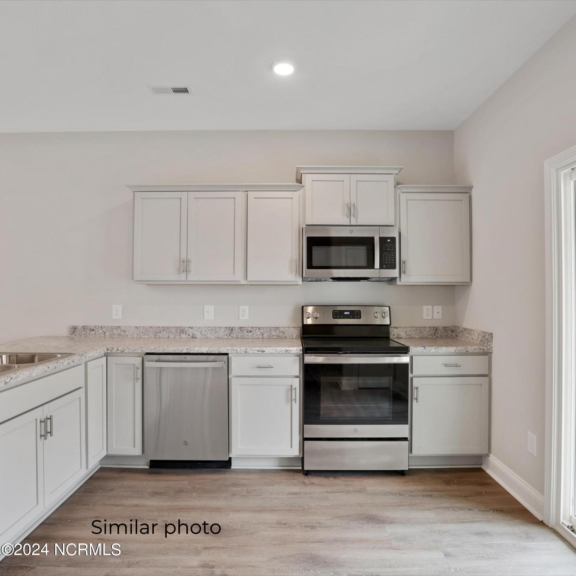 191 Loren Road Property Photo 6
