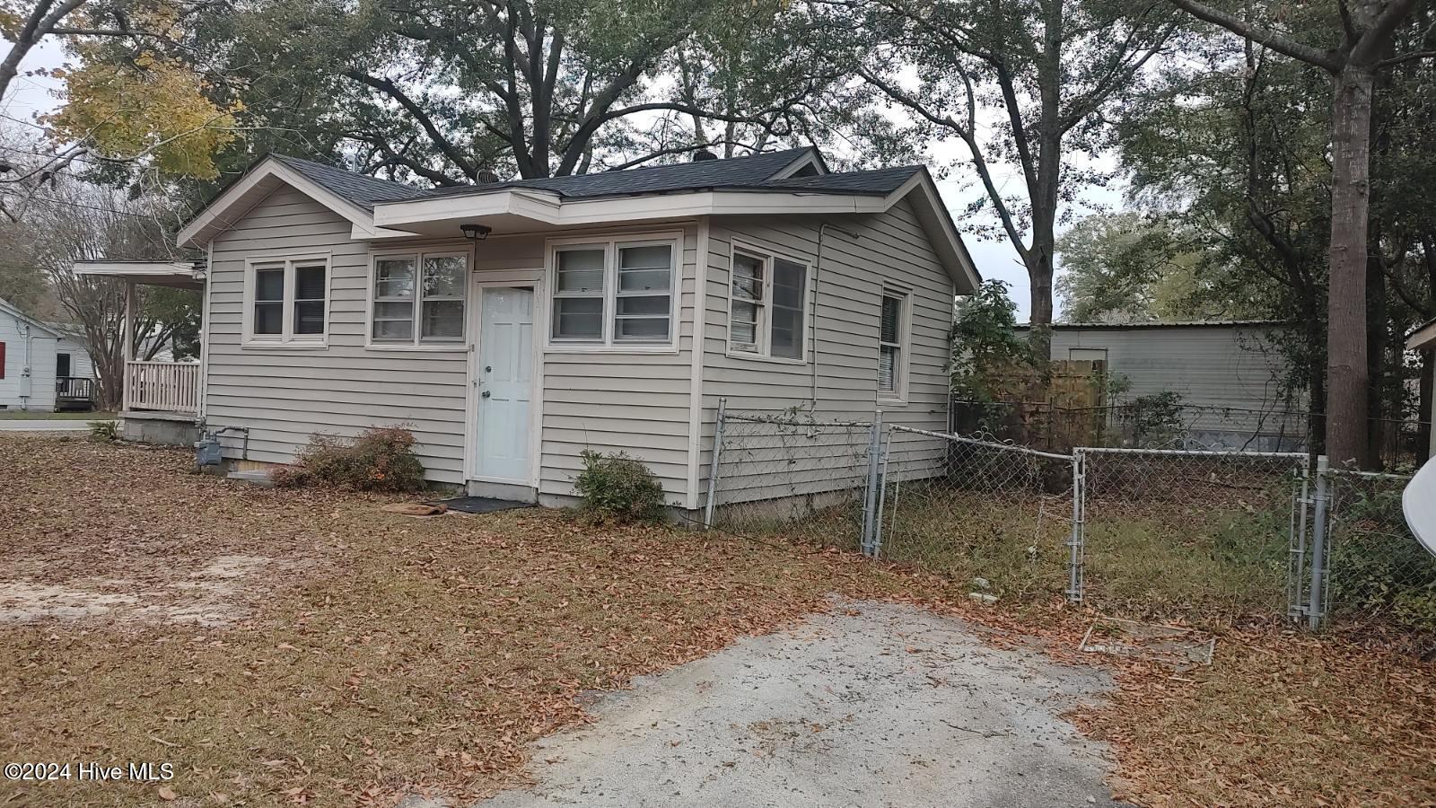 909 Trent Avenue Property Photo 1