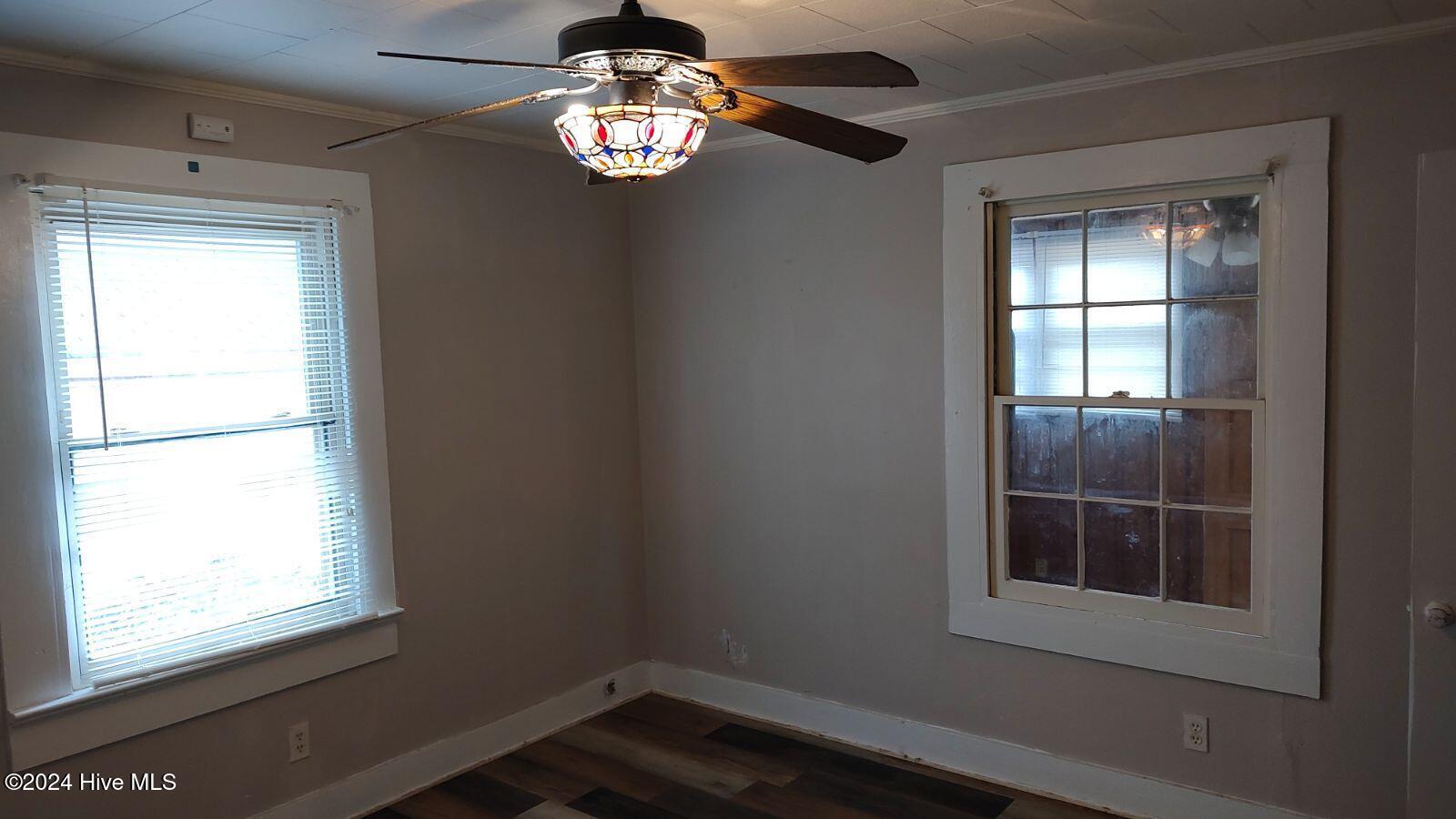909 Trent Avenue Property Photo 3
