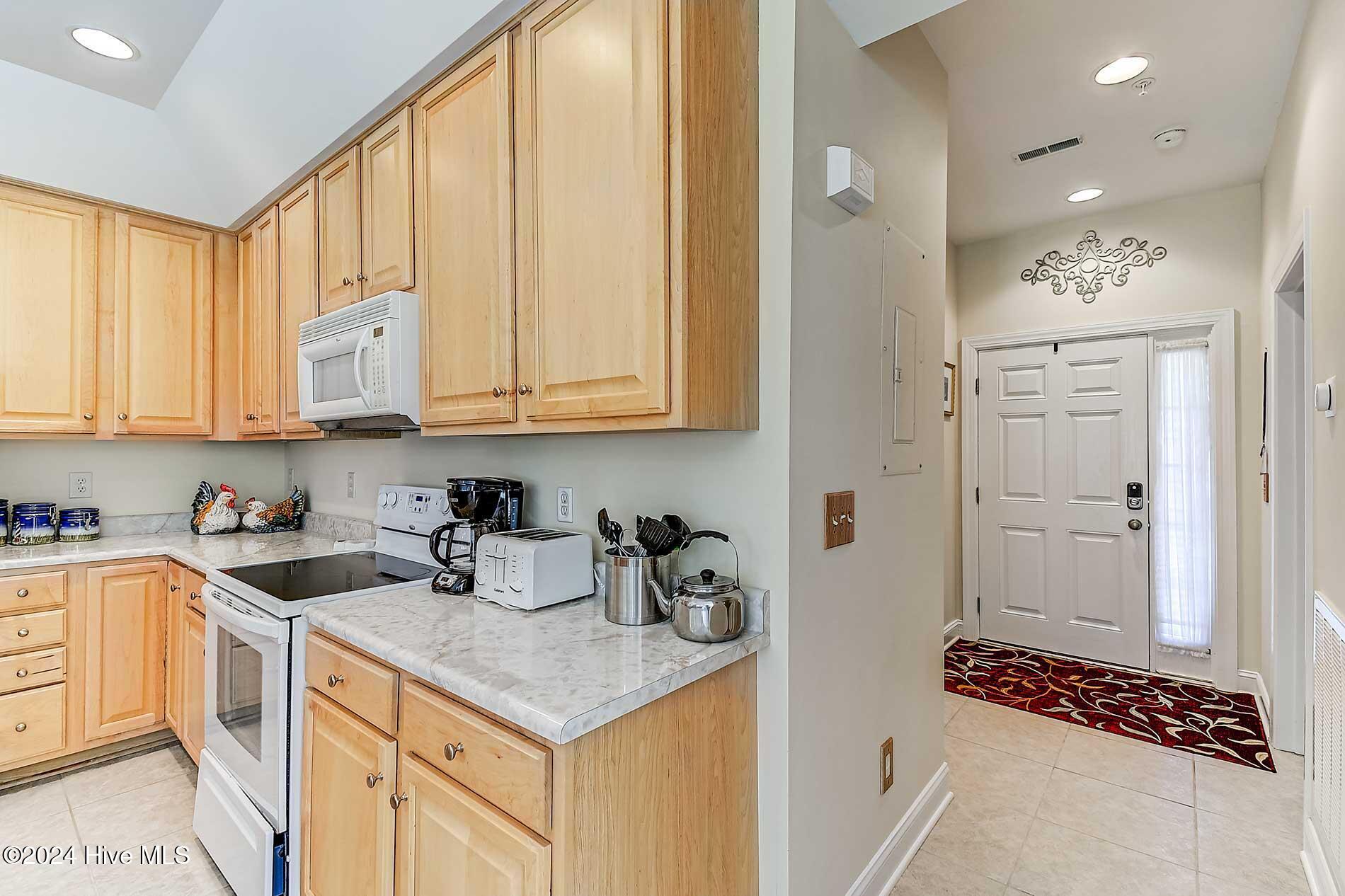 908 Resort Circle Unit 701 Property Photo 5