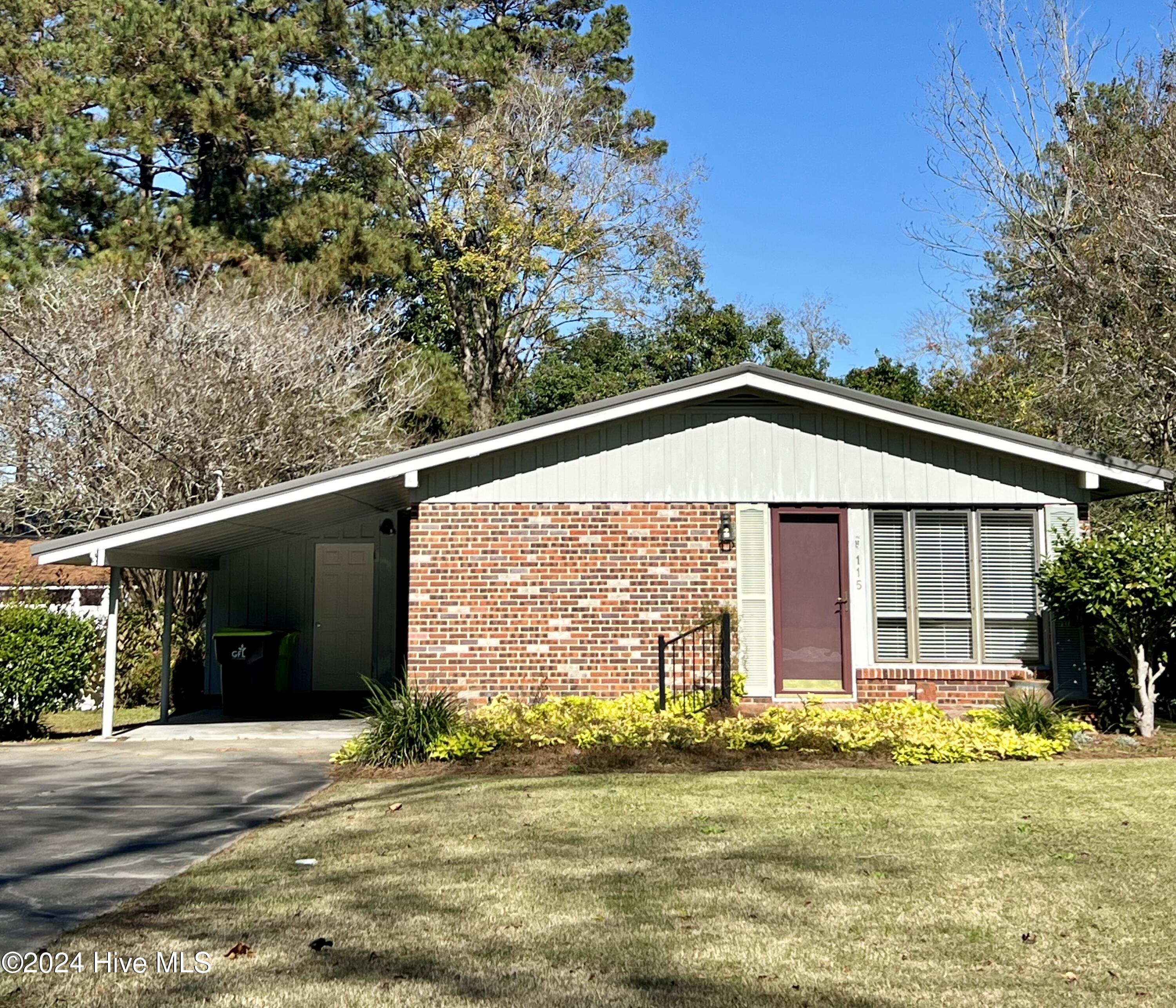 115 E Wyche Street Property Photo 1