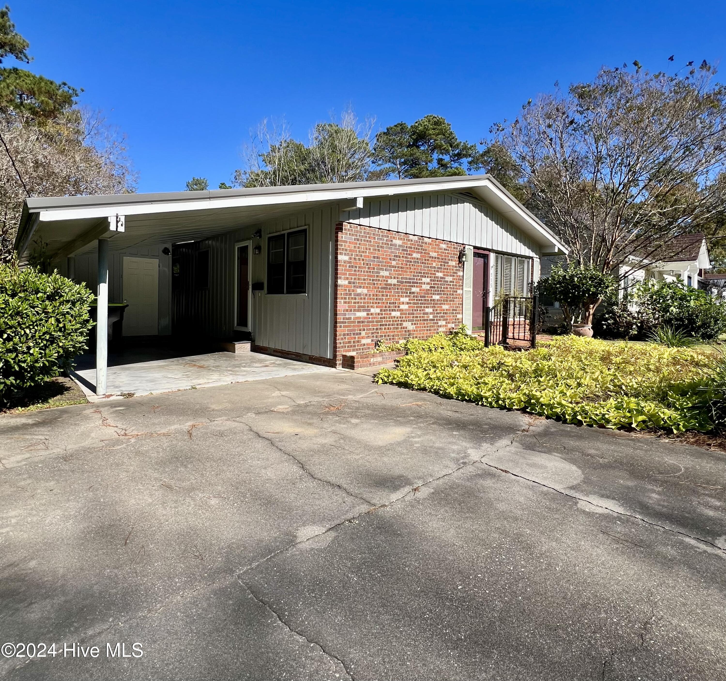 115 E Wyche Street Property Photo 3