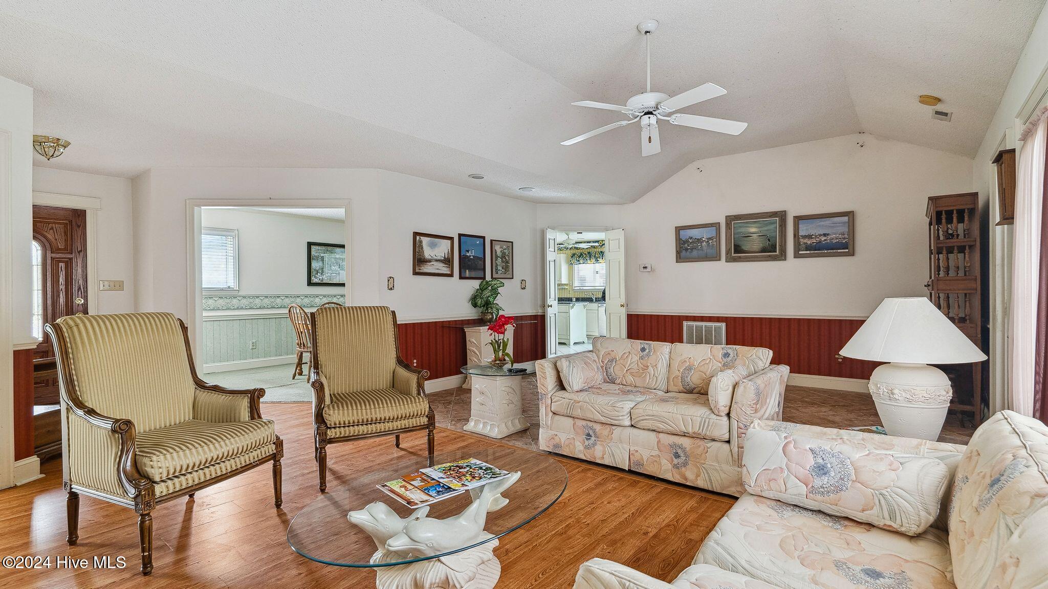 6 Chalford Place Property Photo 6