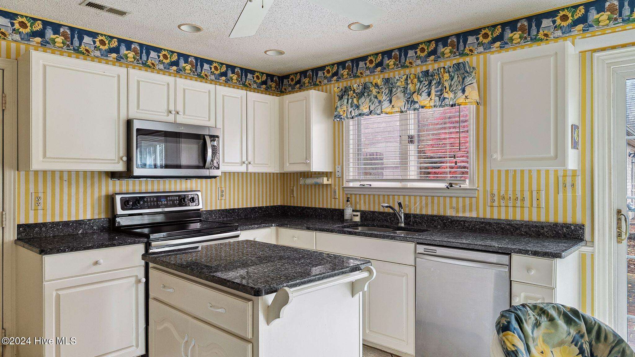 6 Chalford Place Property Photo 10