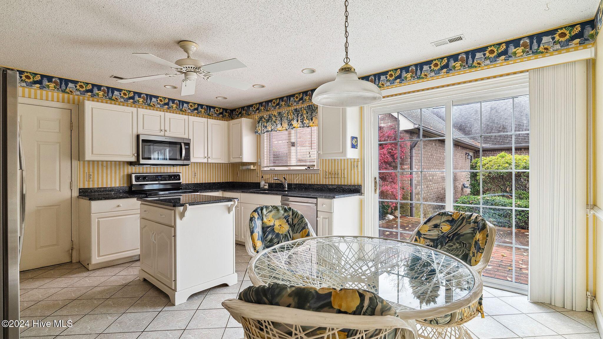 6 Chalford Place Property Photo 12