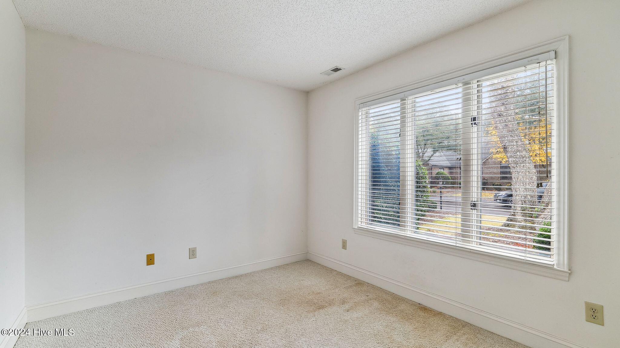 6 Chalford Place Property Photo 21