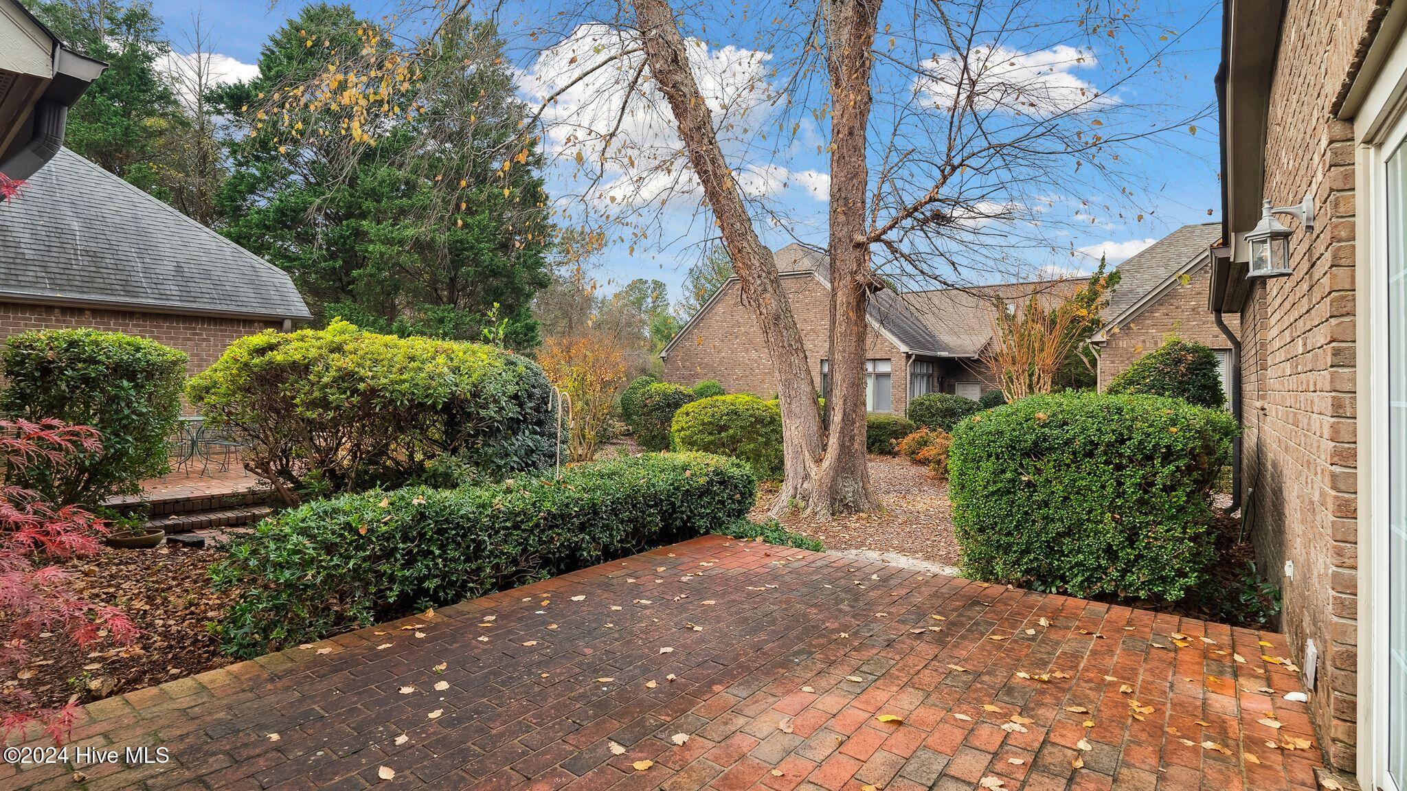 6 Chalford Place Property Photo 23