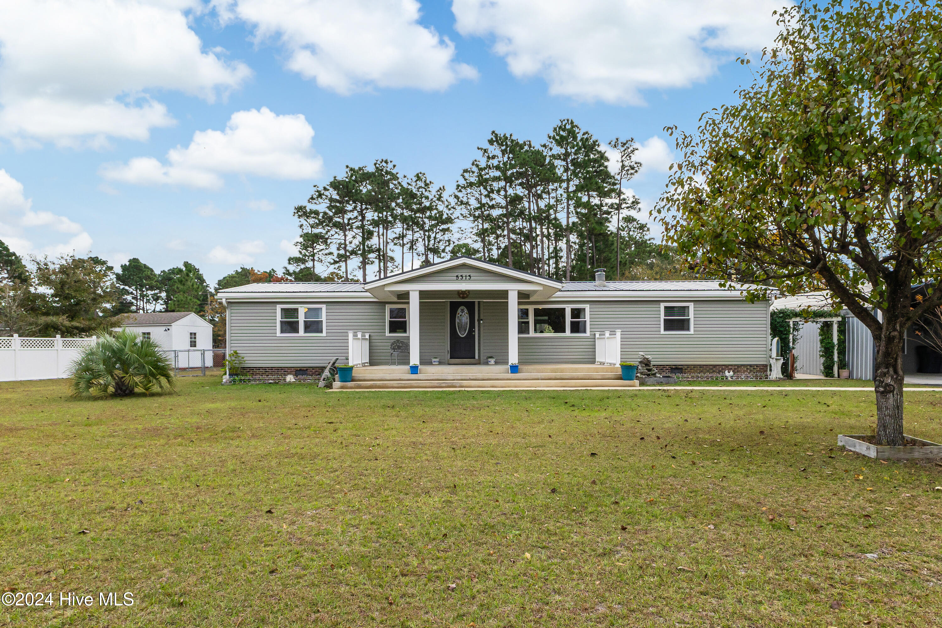 5313 Lakewood Drive Property Photo
