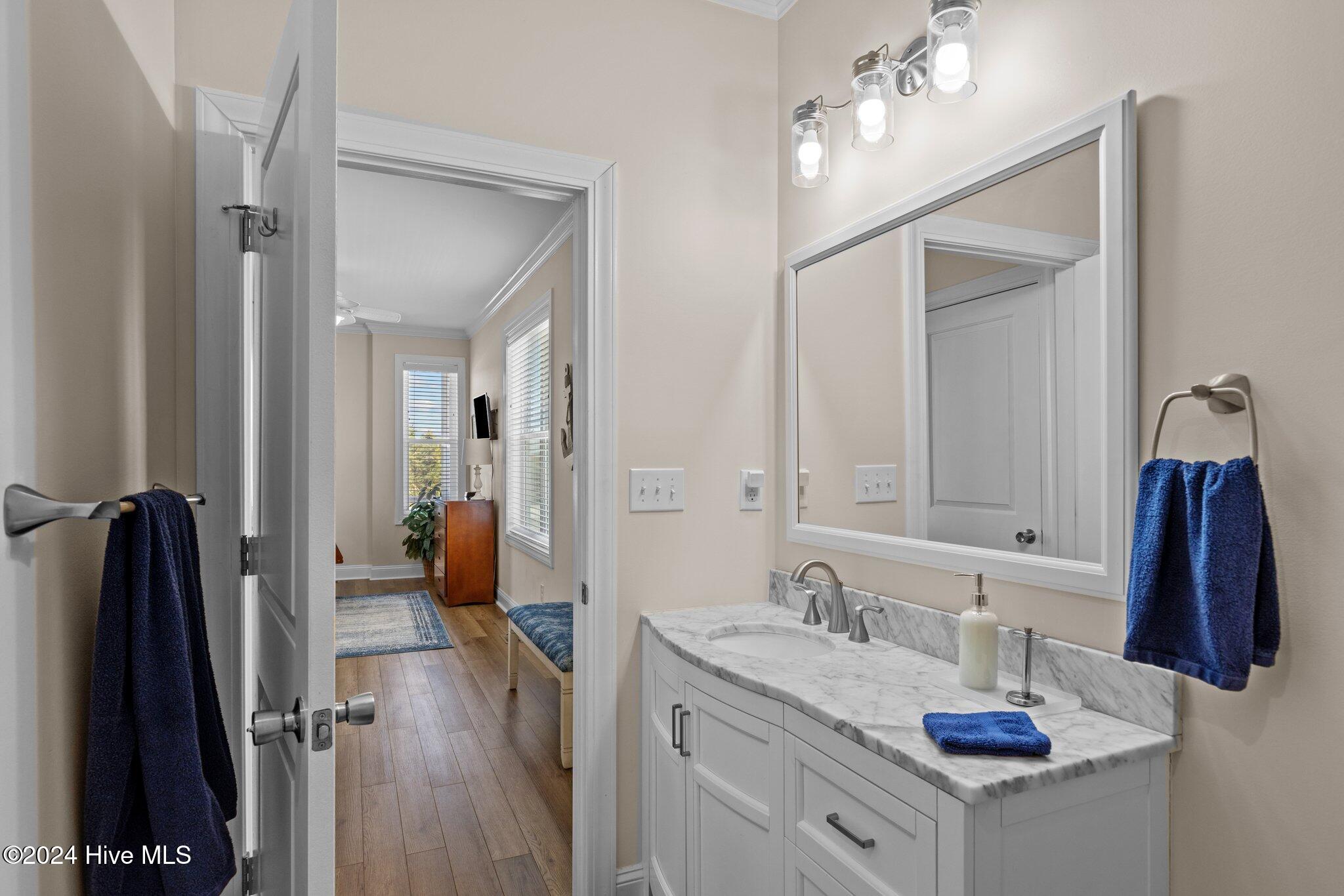 3309 Emerald Drive East Property Photo 15