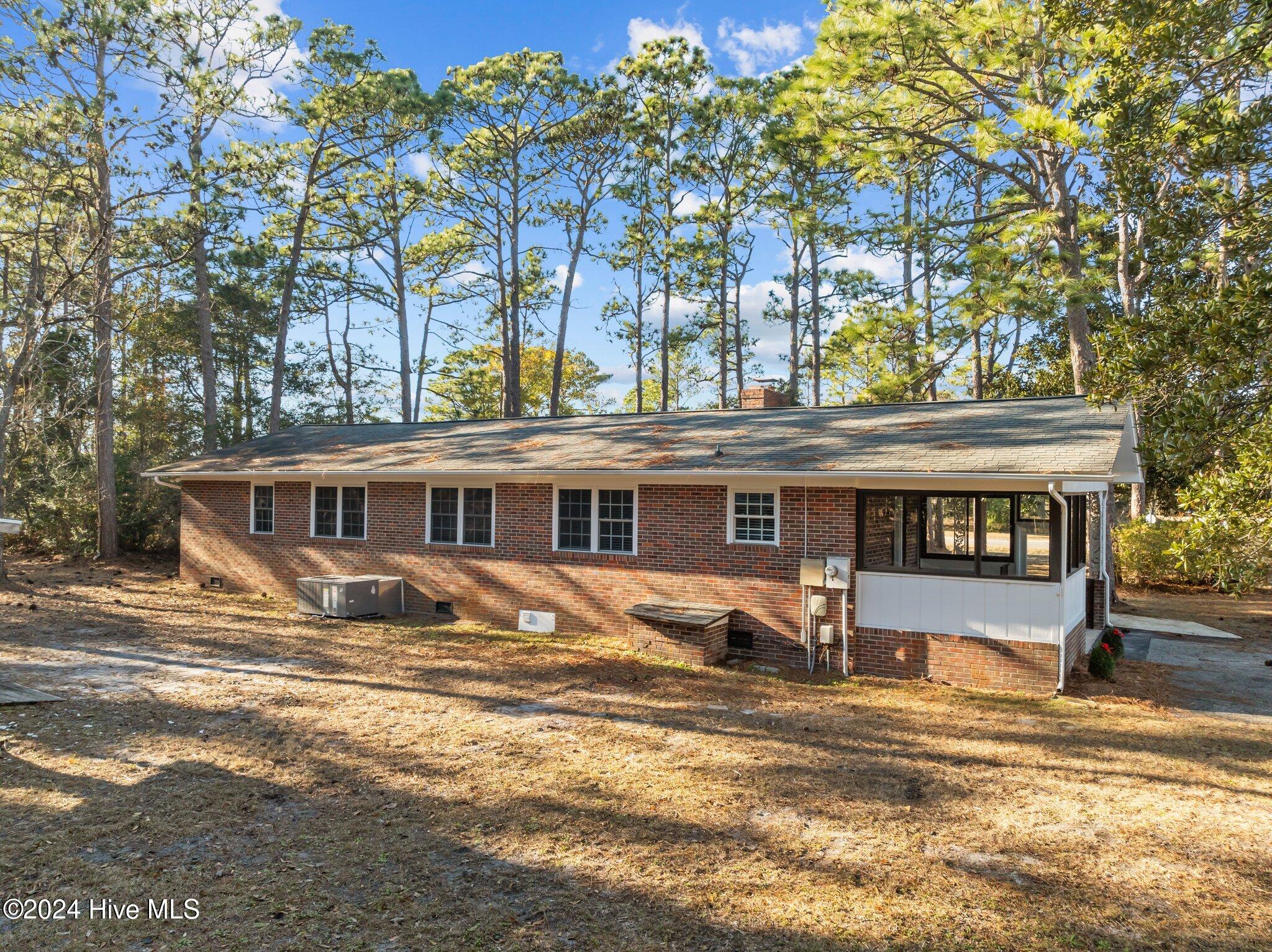 198 E Boiling Spring Road Property Photo 3