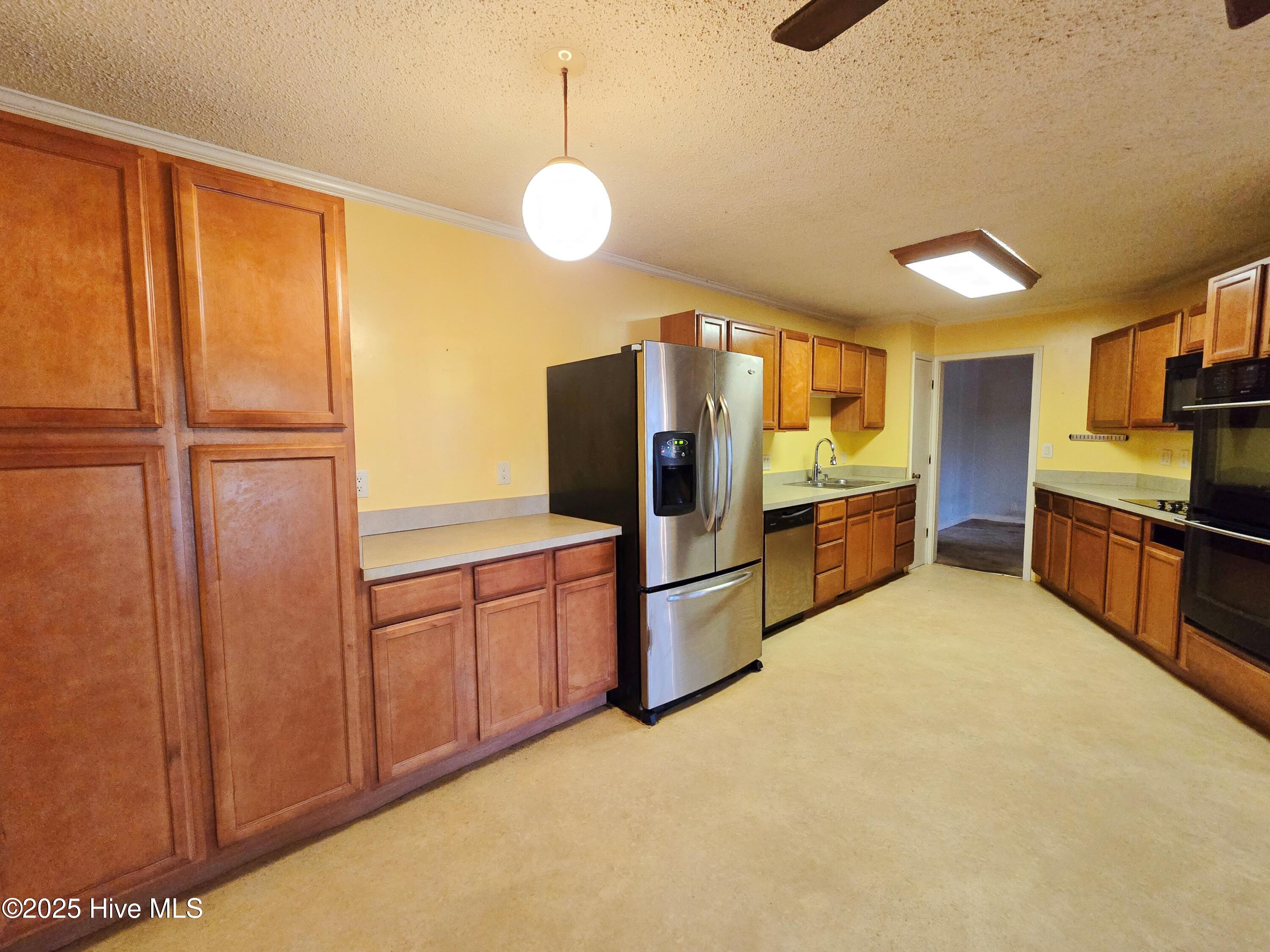 503 Castleton Drive Property Photo 6