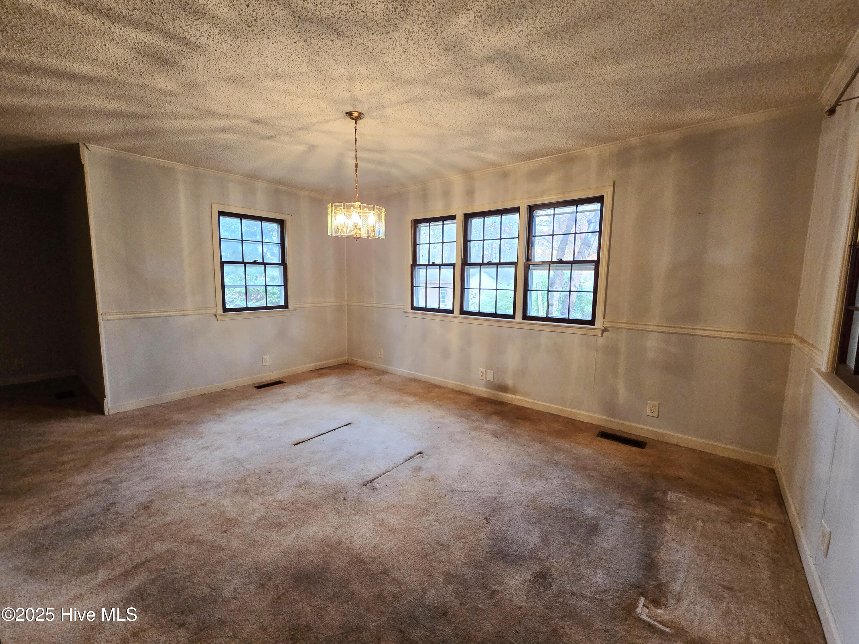 503 Castleton Drive Property Photo 7