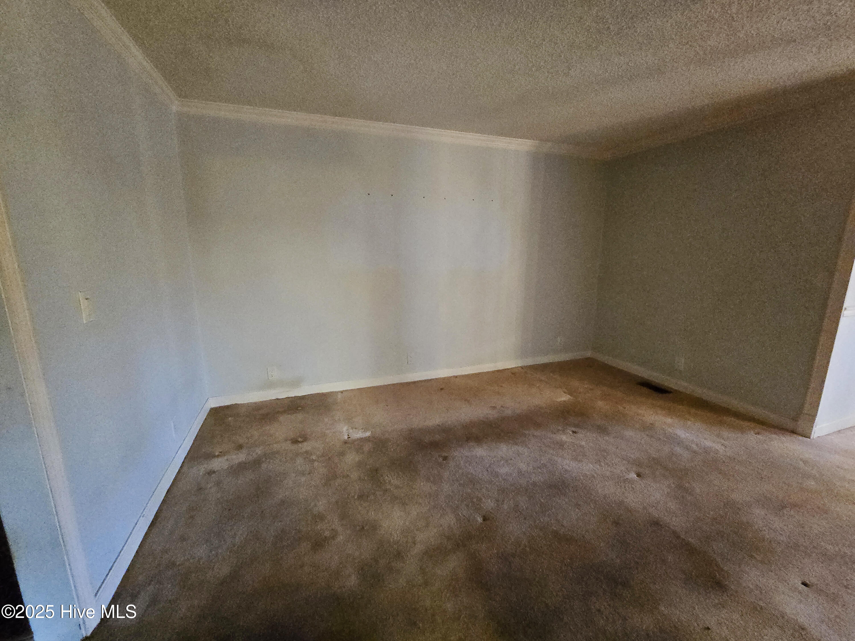 503 Castleton Drive Property Photo 8