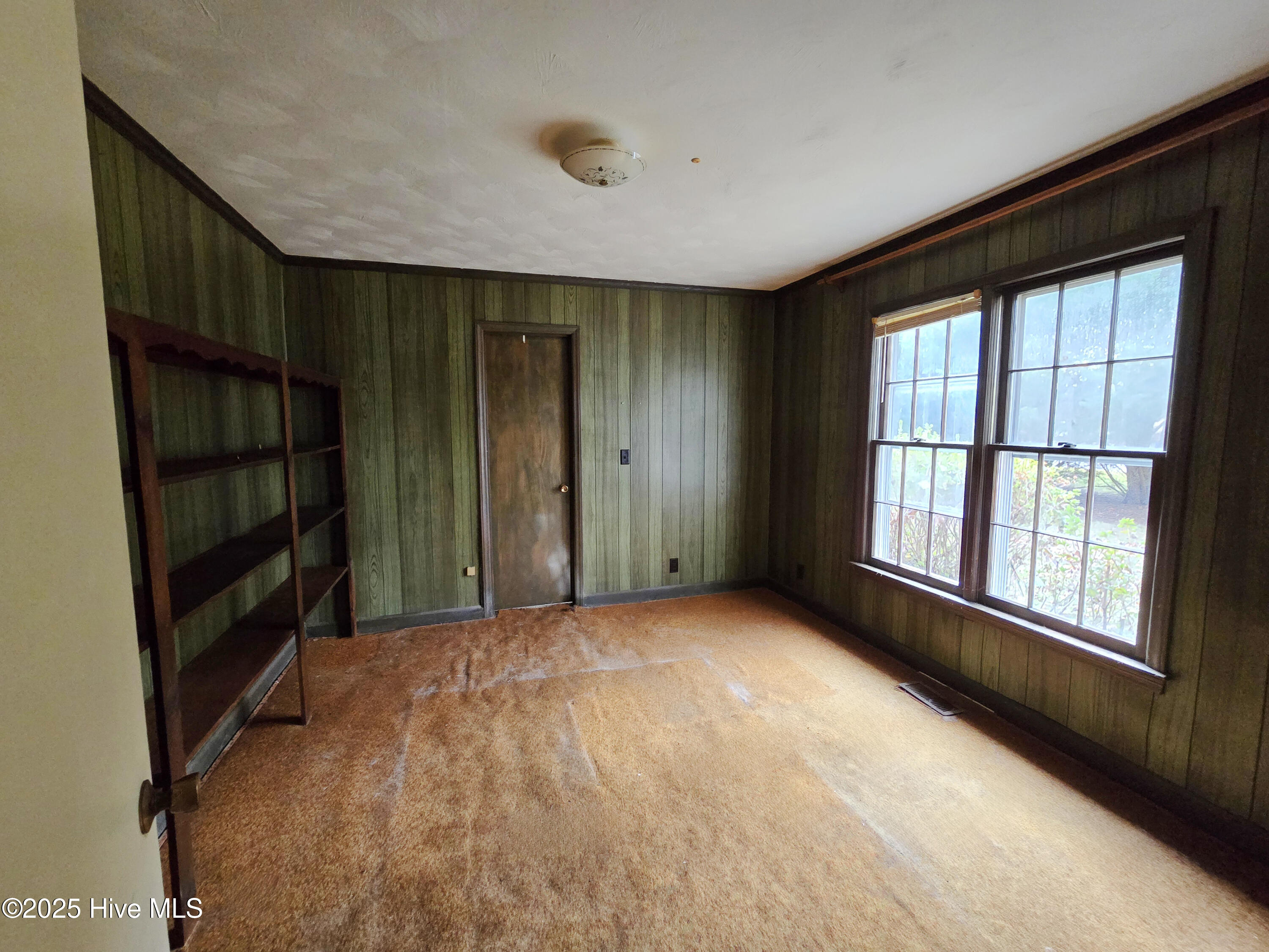 503 Castleton Drive Property Photo 9