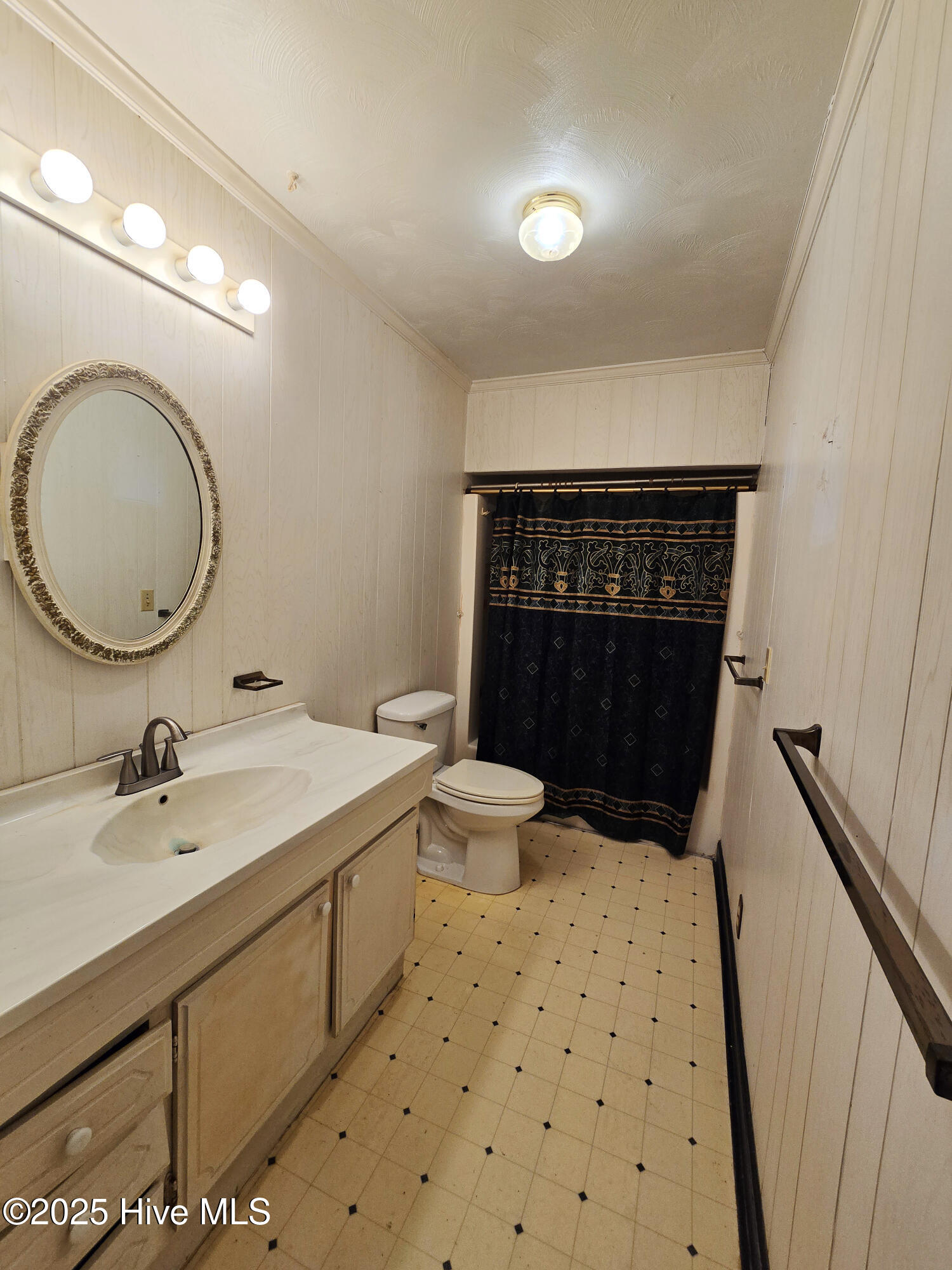 503 Castleton Drive Property Photo 14