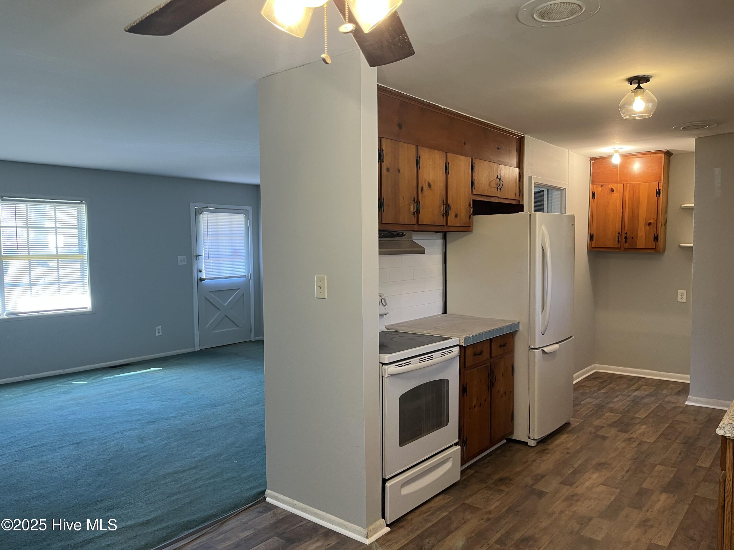 1909 Andrew Johnson Drive Property Photo 10