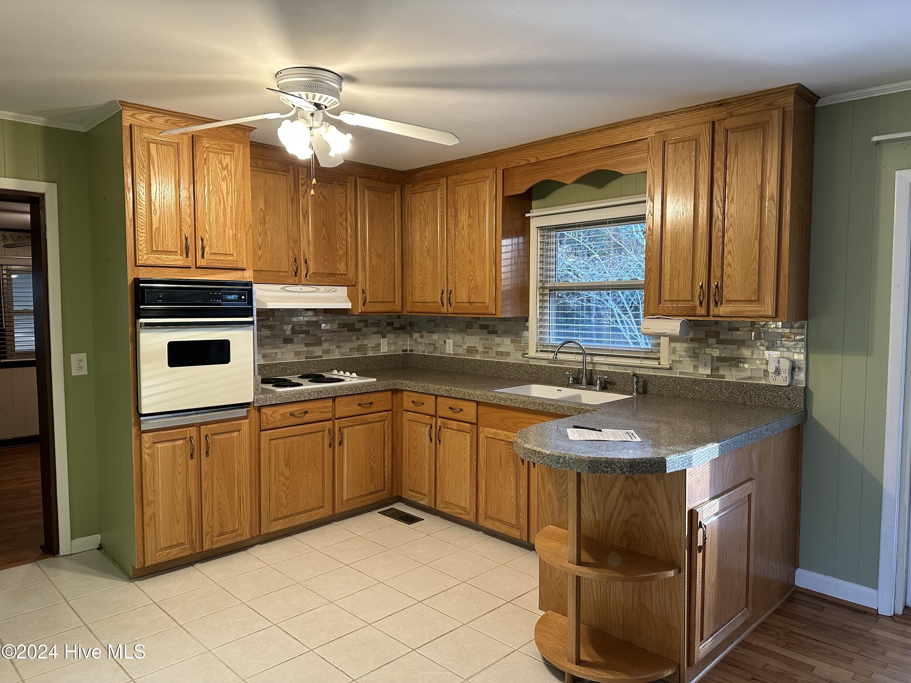 214 Shorewood Hills Drive Property Photo 12