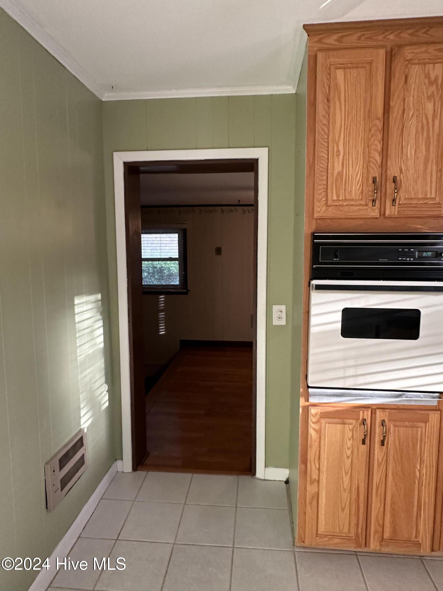 214 Shorewood Hills Drive Property Photo 16