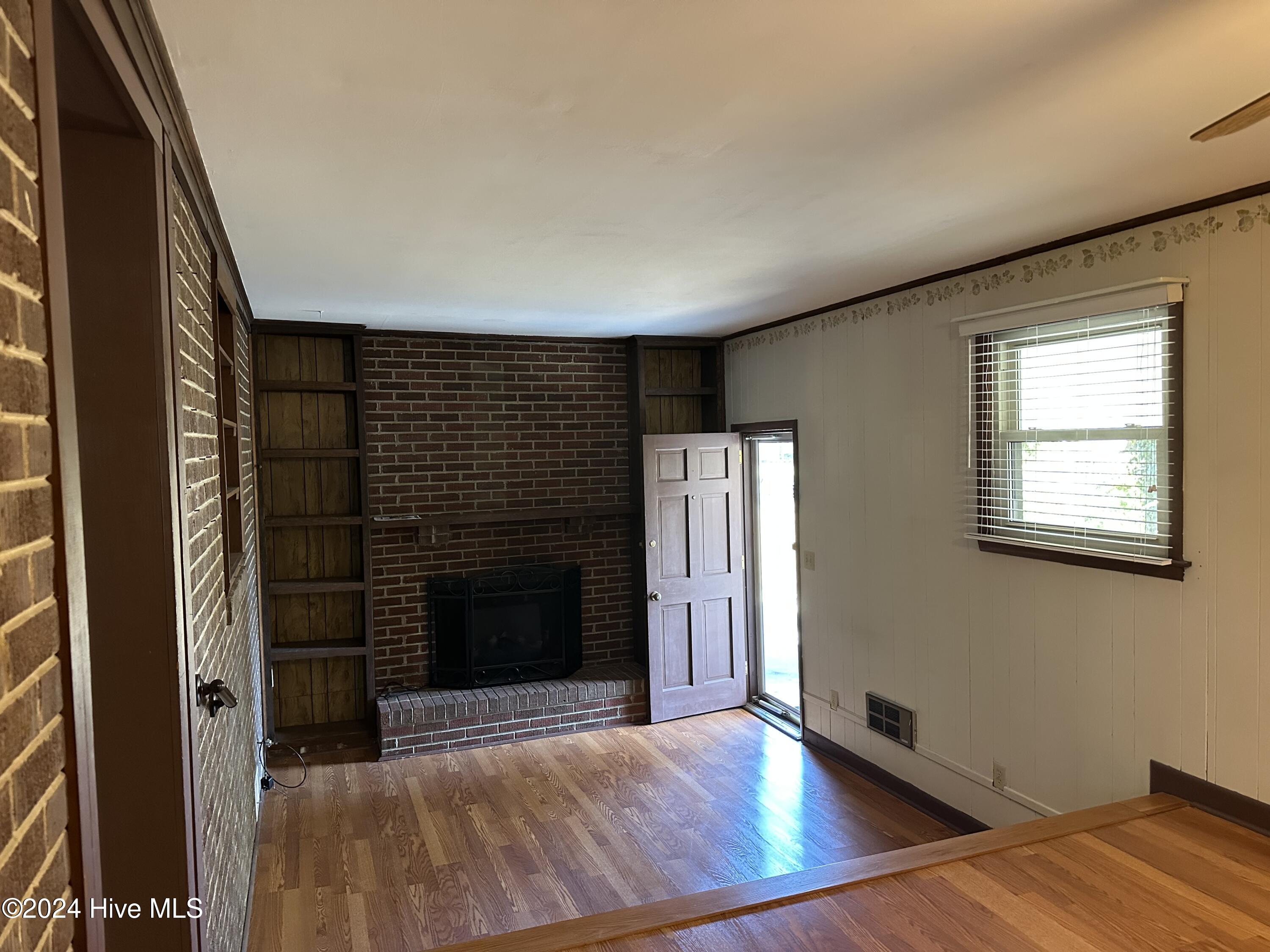 214 Shorewood Hills Drive Property Photo 20