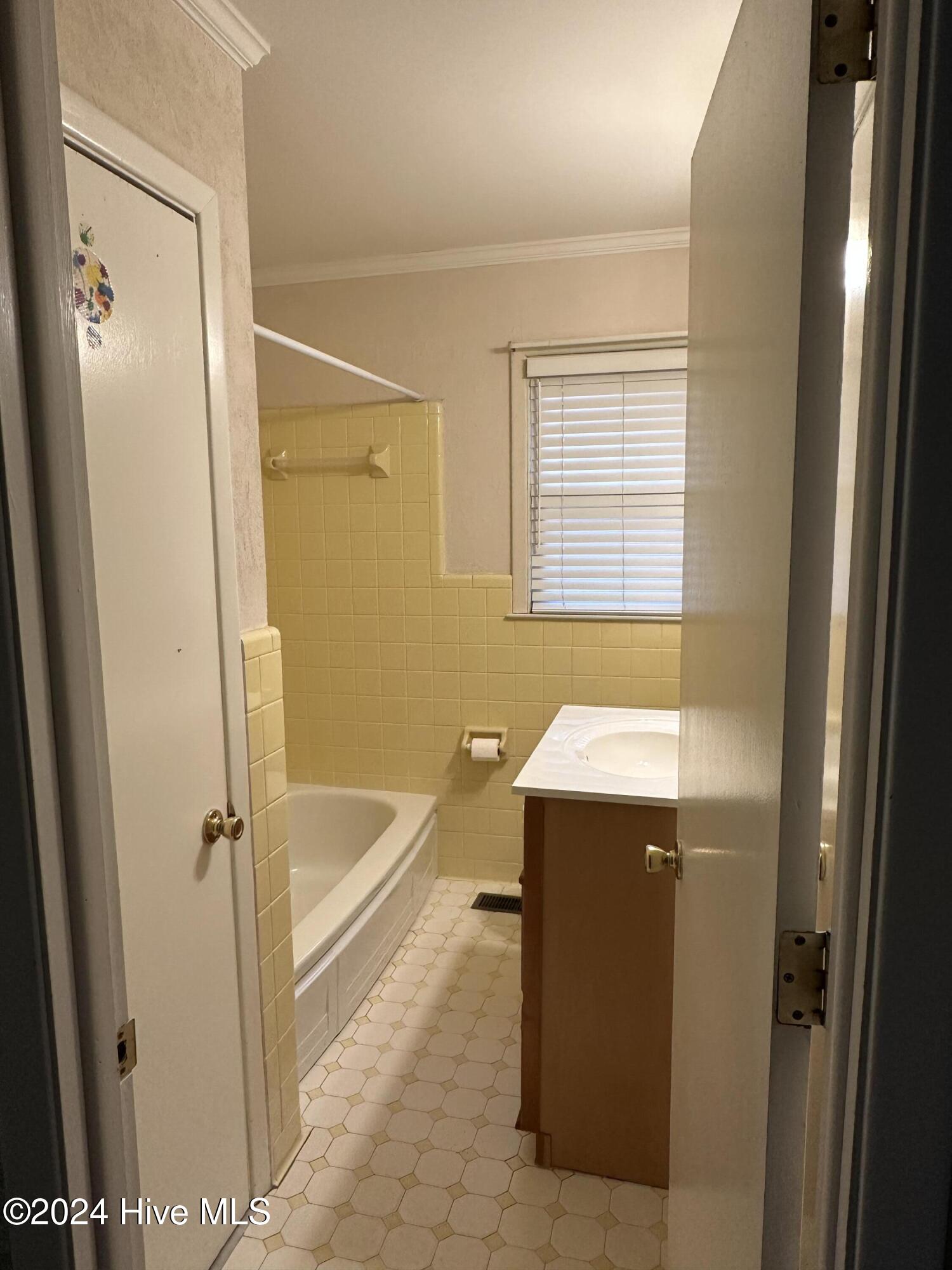 214 Shorewood Hills Drive Property Photo 22