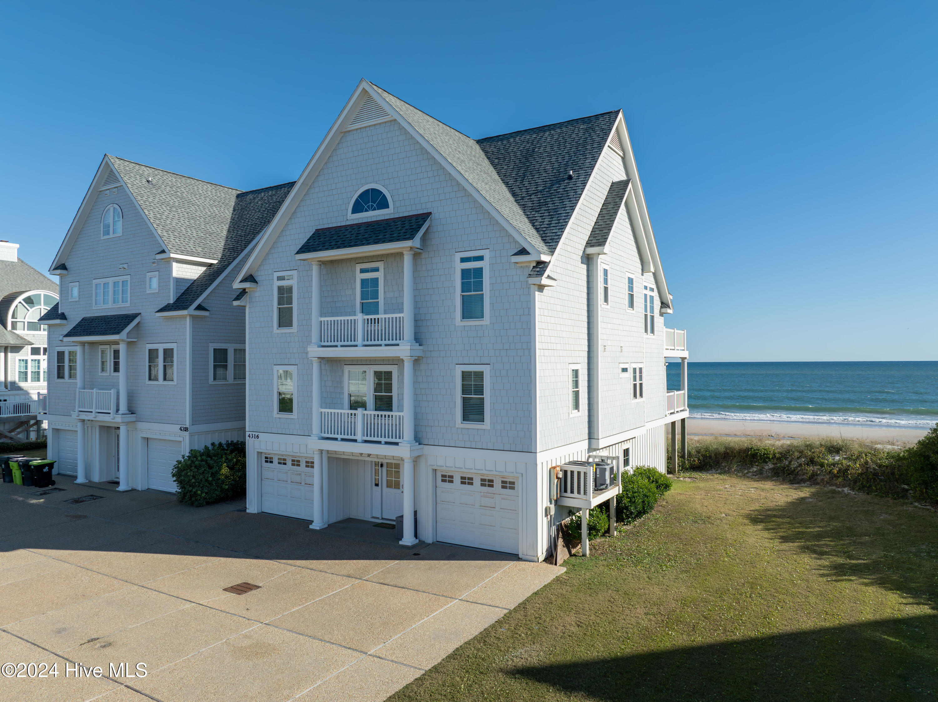 4316 Island Drive Property Photo 1