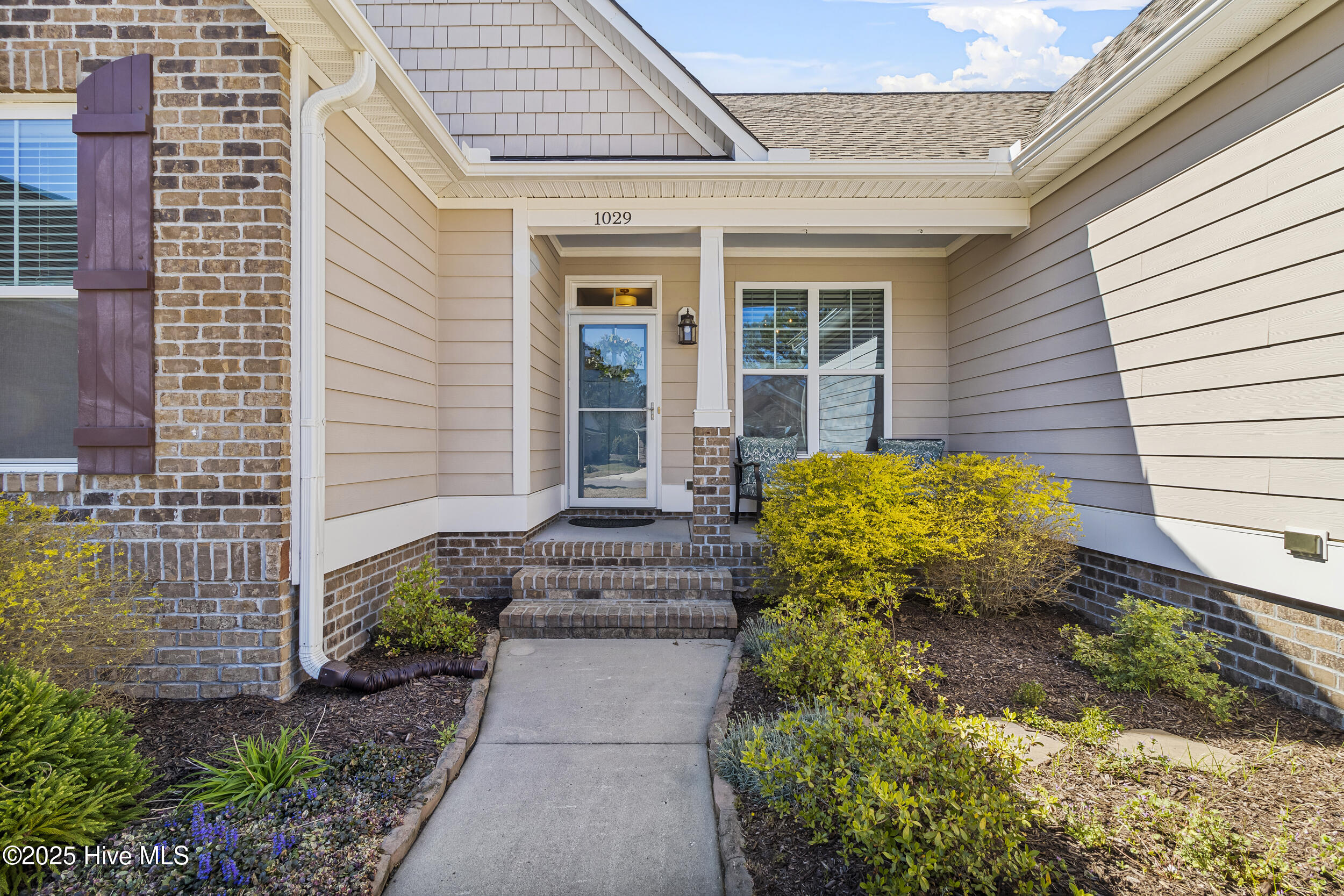 1029 Sparkle Stream Court Property Photo 4