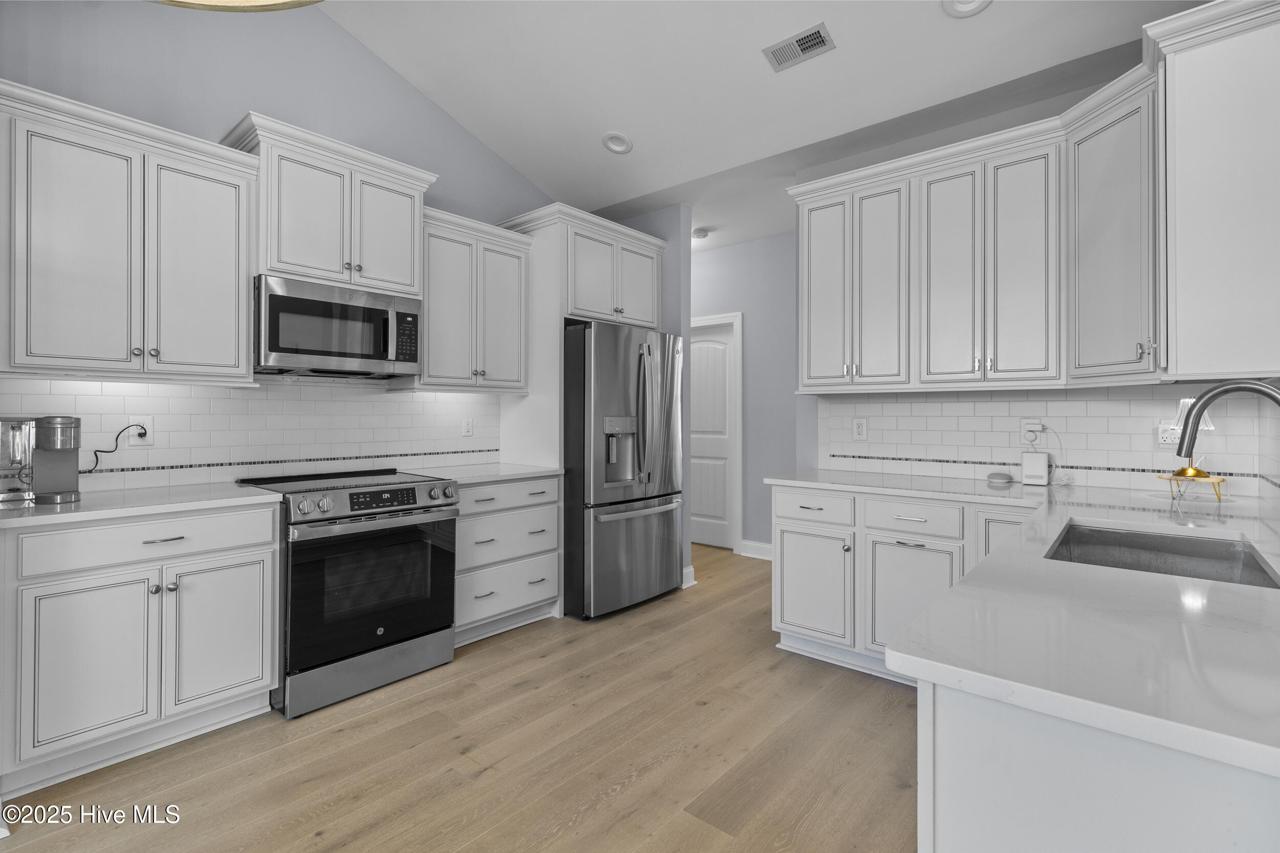 1029 Sparkle Stream Court Property Photo 8