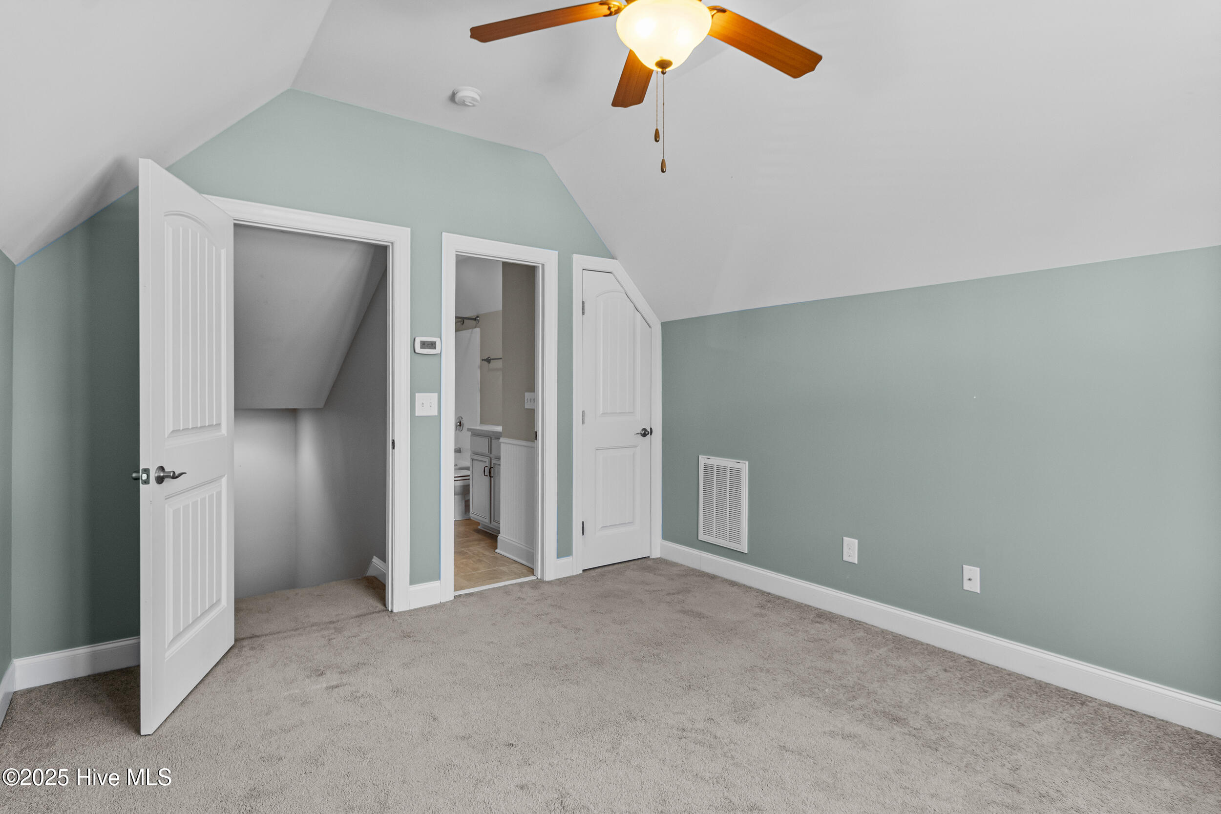 1029 Sparkle Stream Court Property Photo 32