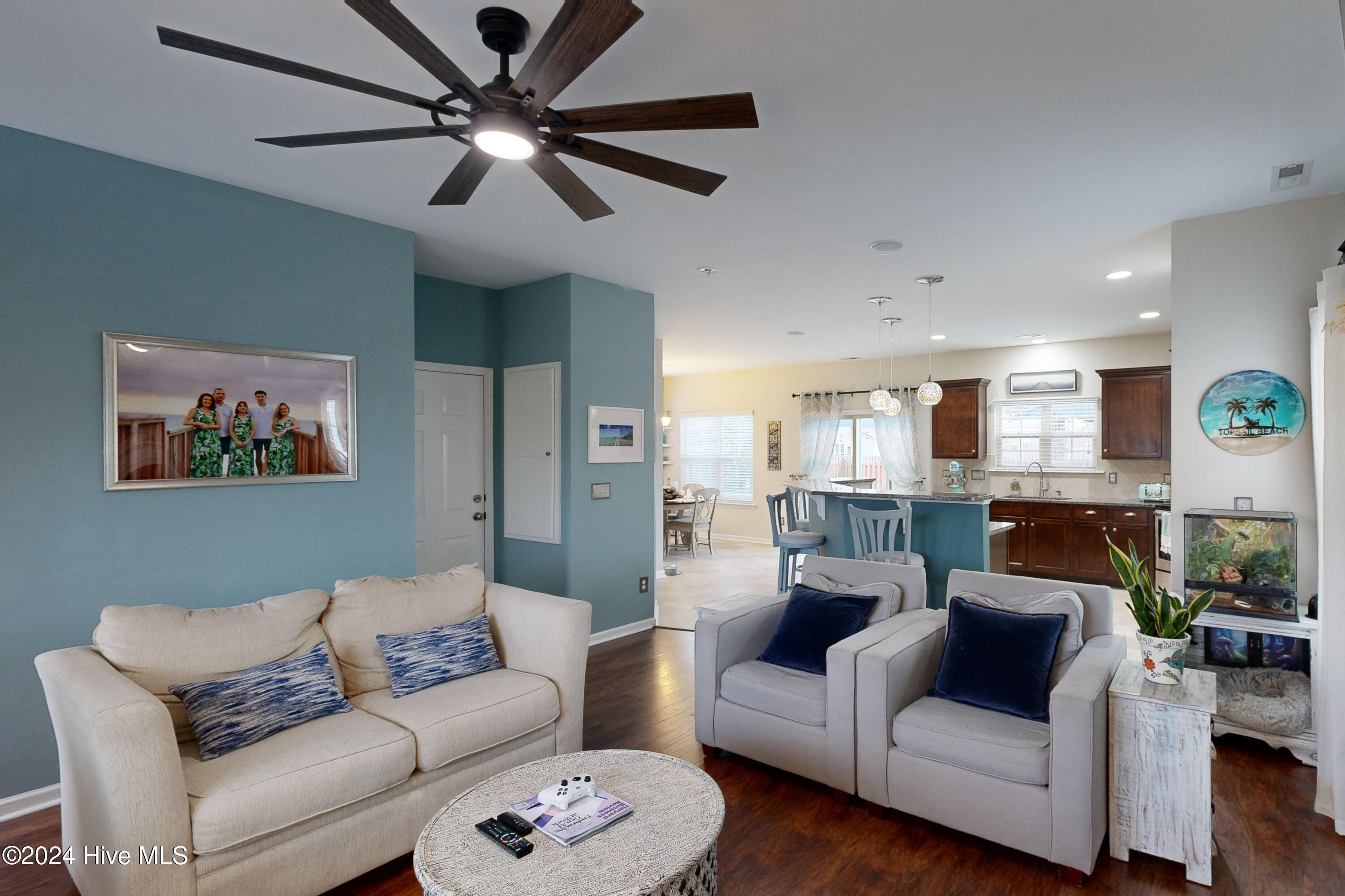 118 Porch Swing Way Property Photo 4