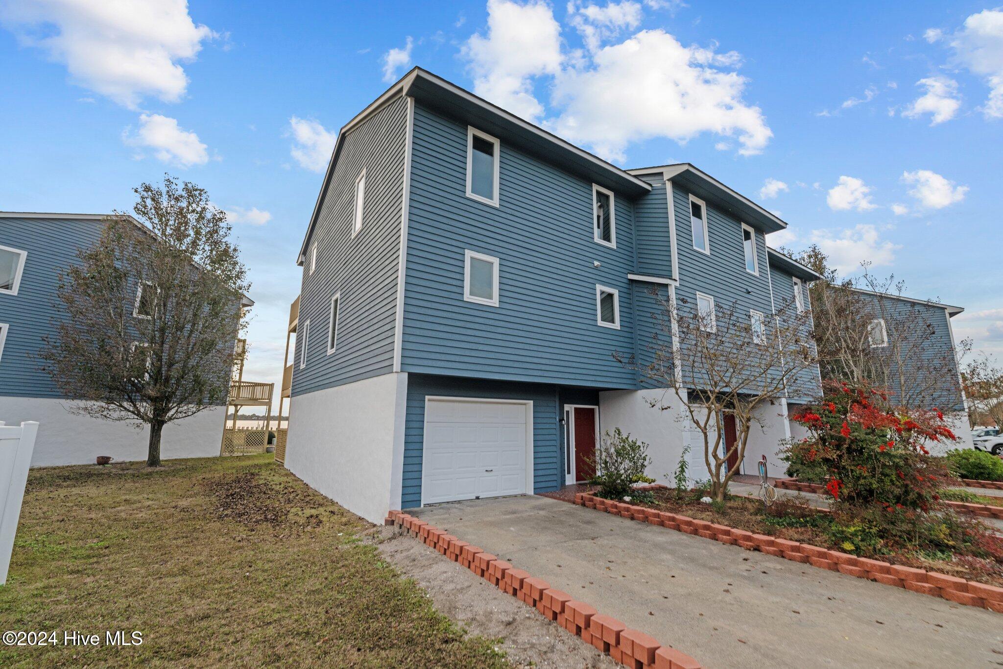 14 Eastern Shore Townhouses Property Photo 1