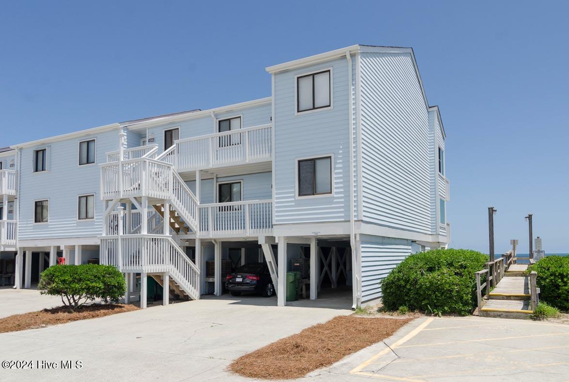 1207 Sand Dollar Court Property Photo 3