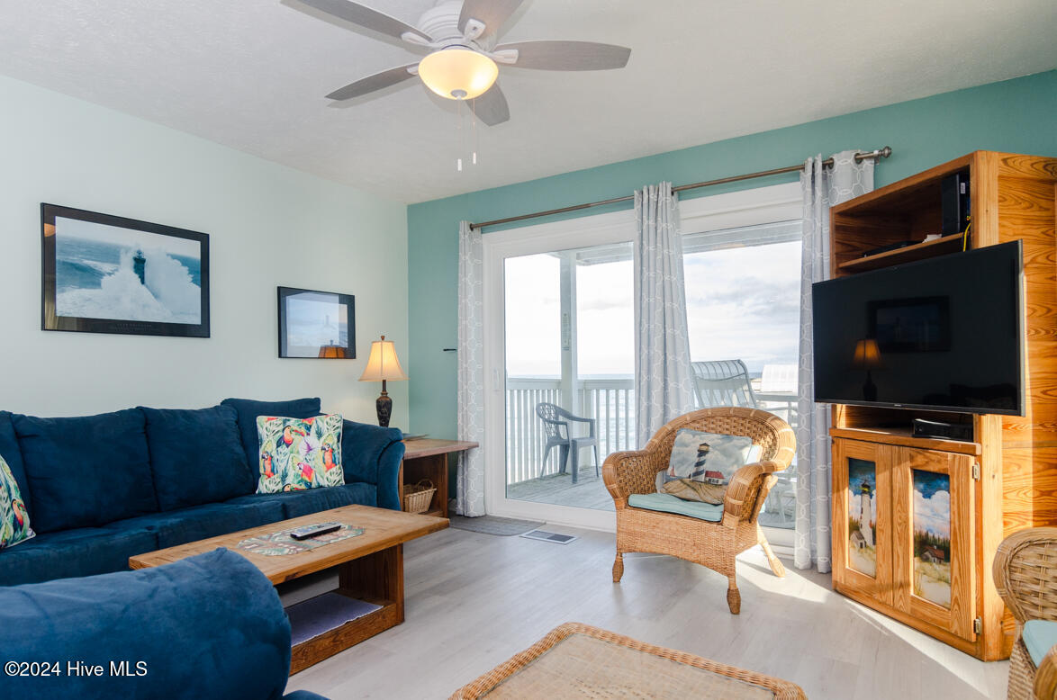 1207 Sand Dollar Court Property Photo 4
