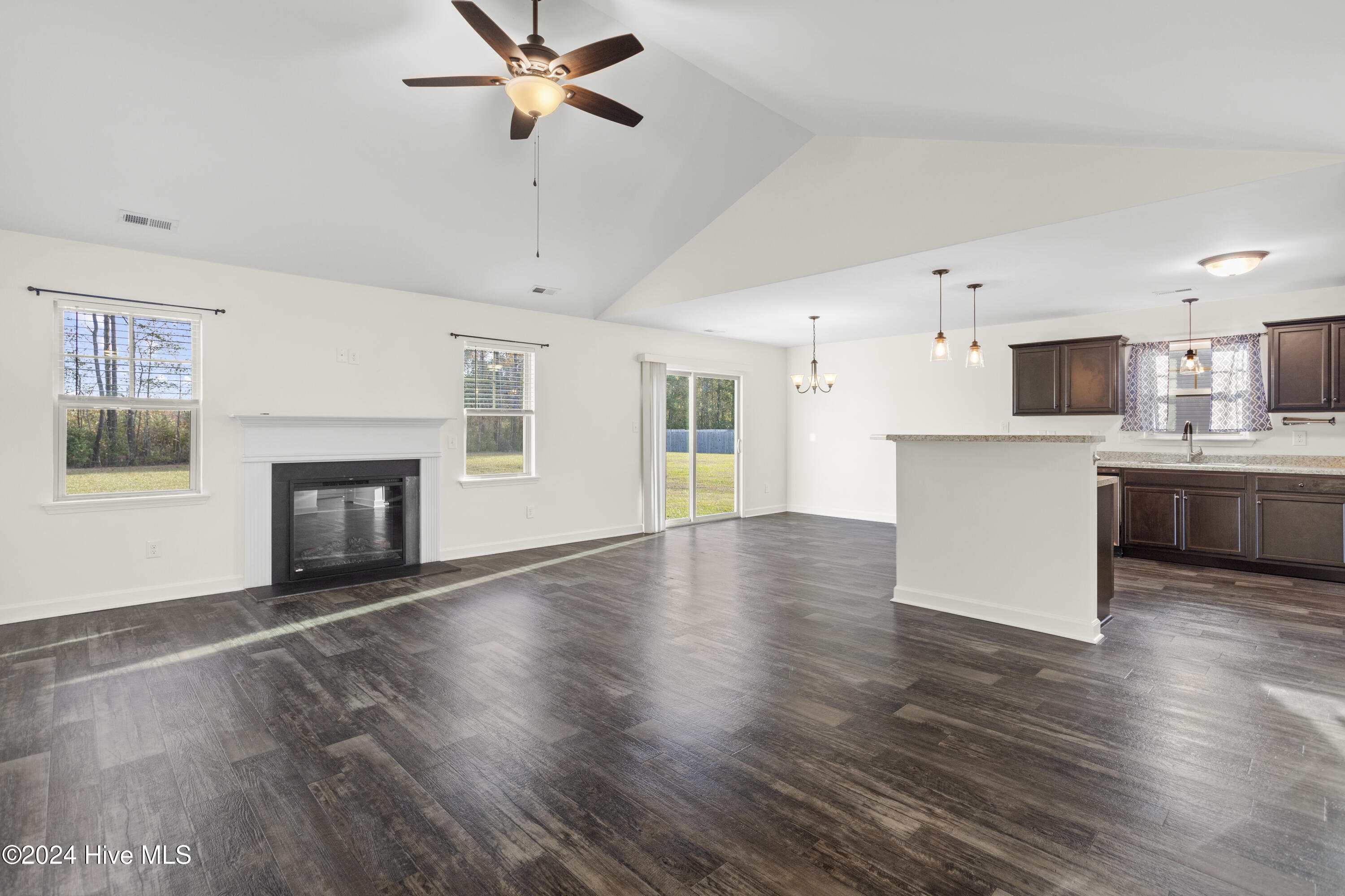 1046 Furia Drive Property Photo 3