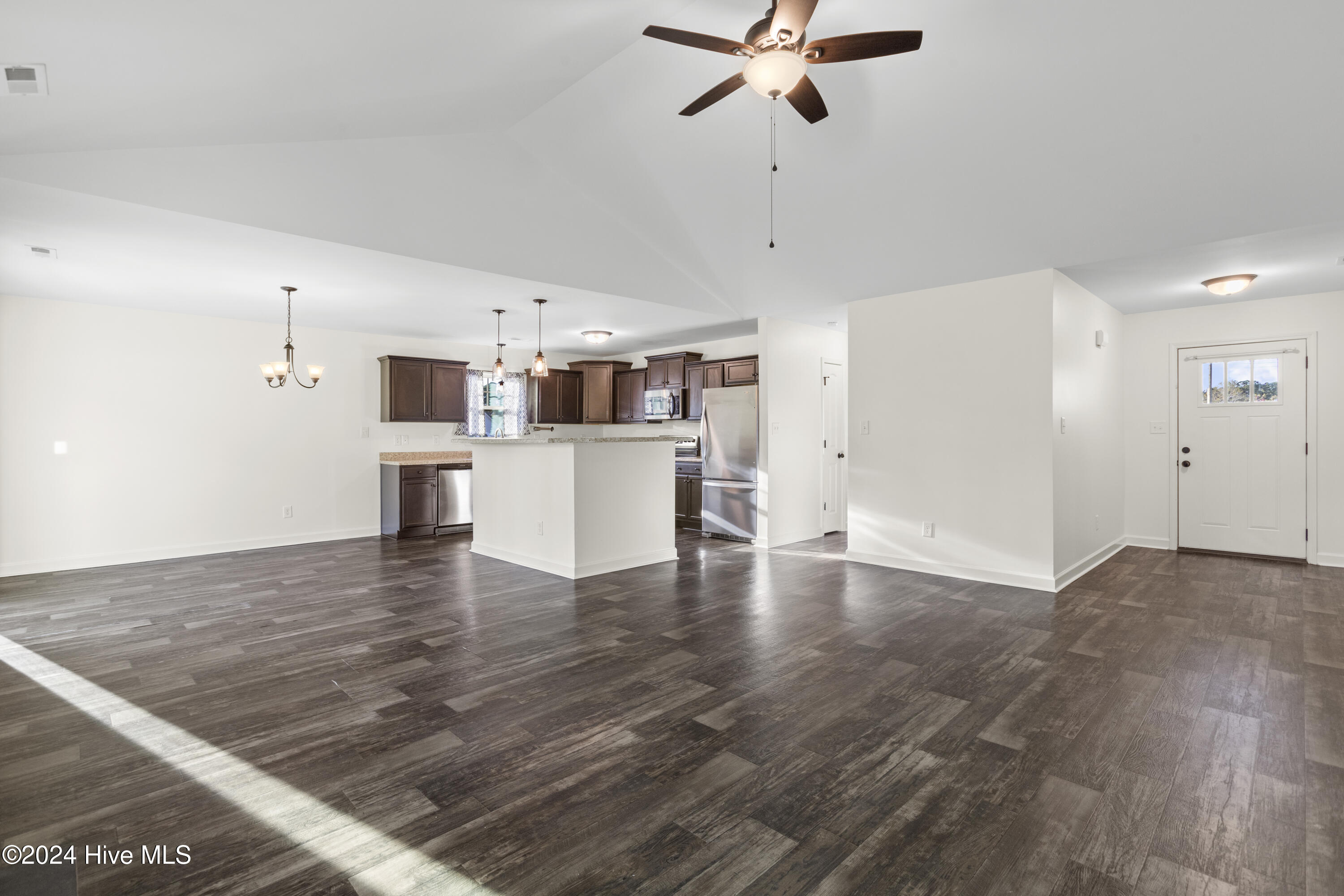 1046 Furia Drive Property Photo 5