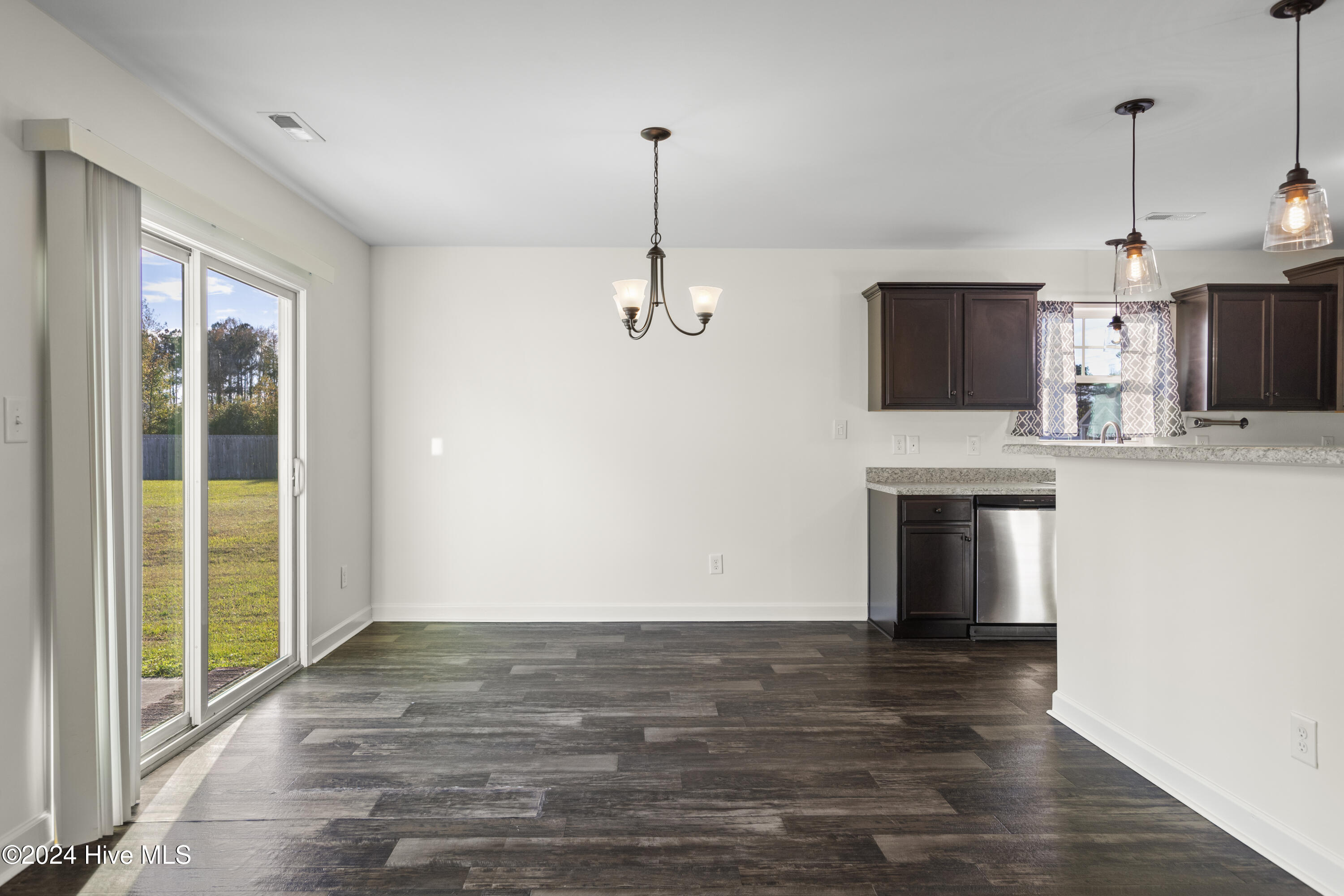 1046 Furia Drive Property Photo 6