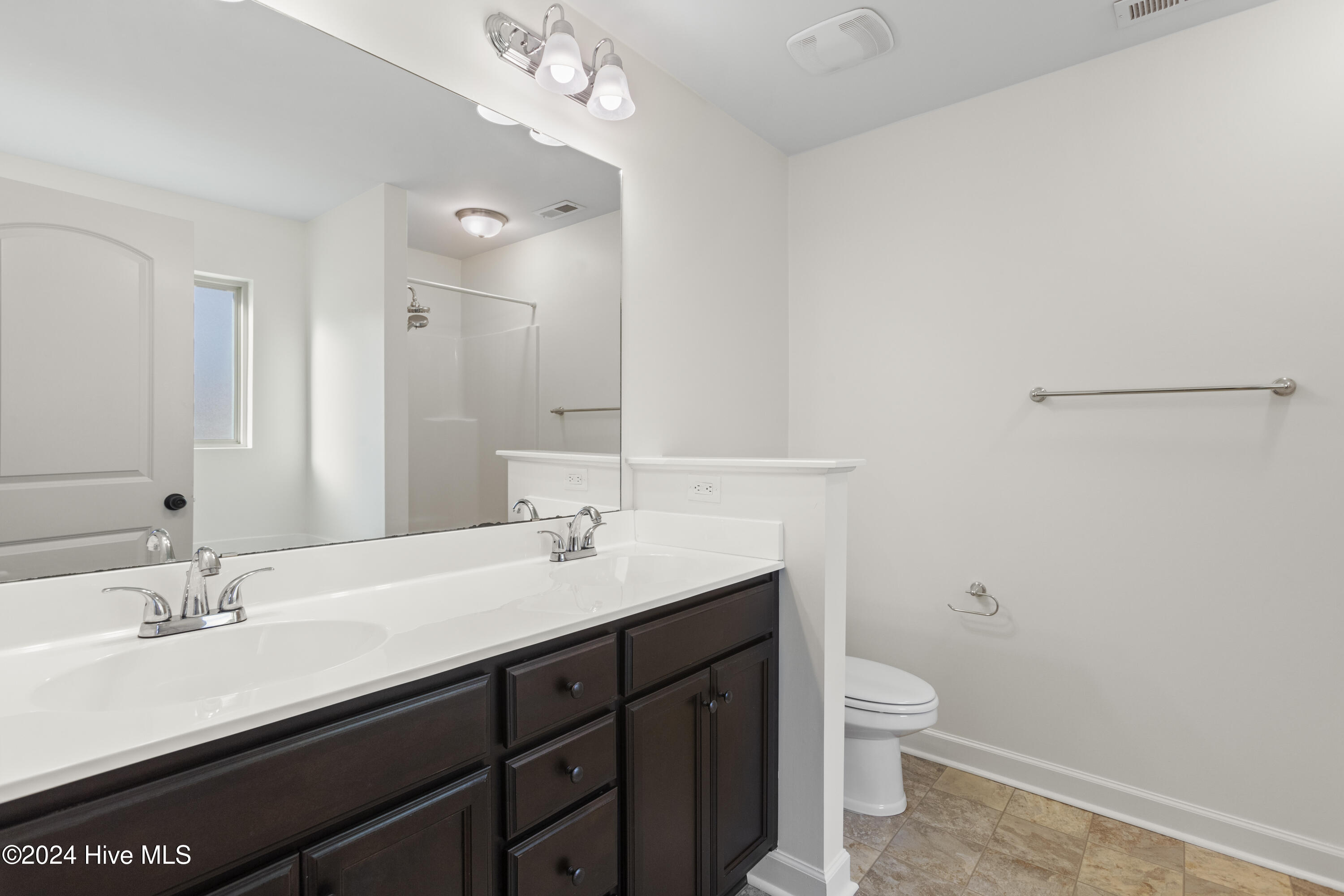 1046 Furia Drive Property Photo 13