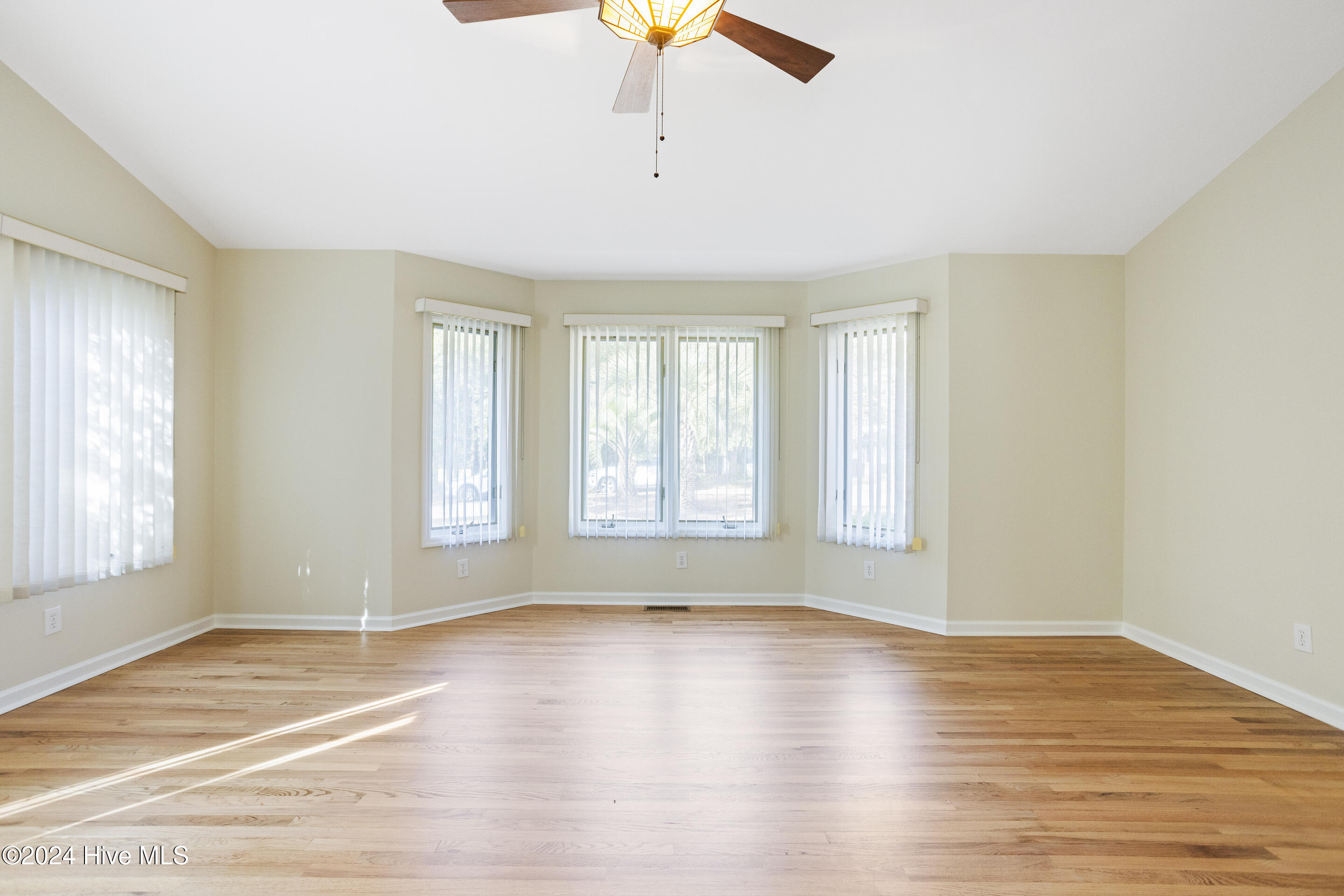 289 Heather Drive Property Photo 15