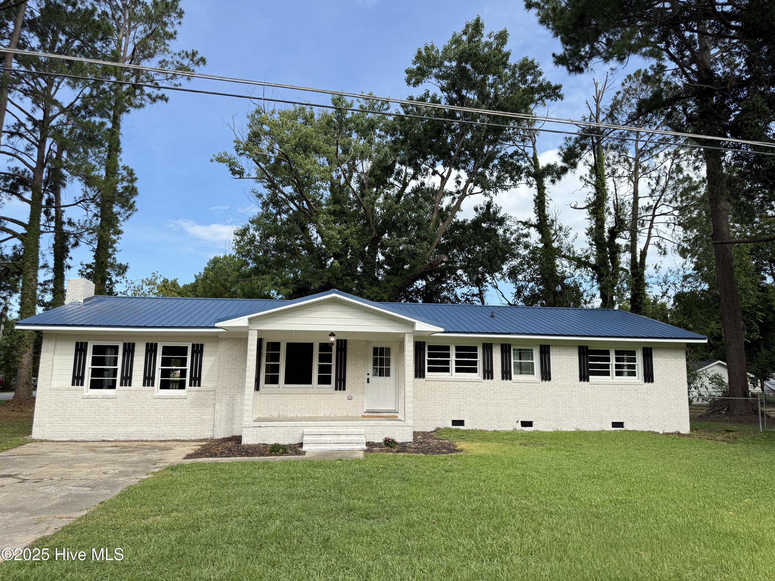 105 Woodrose Avenue Property Photo 1