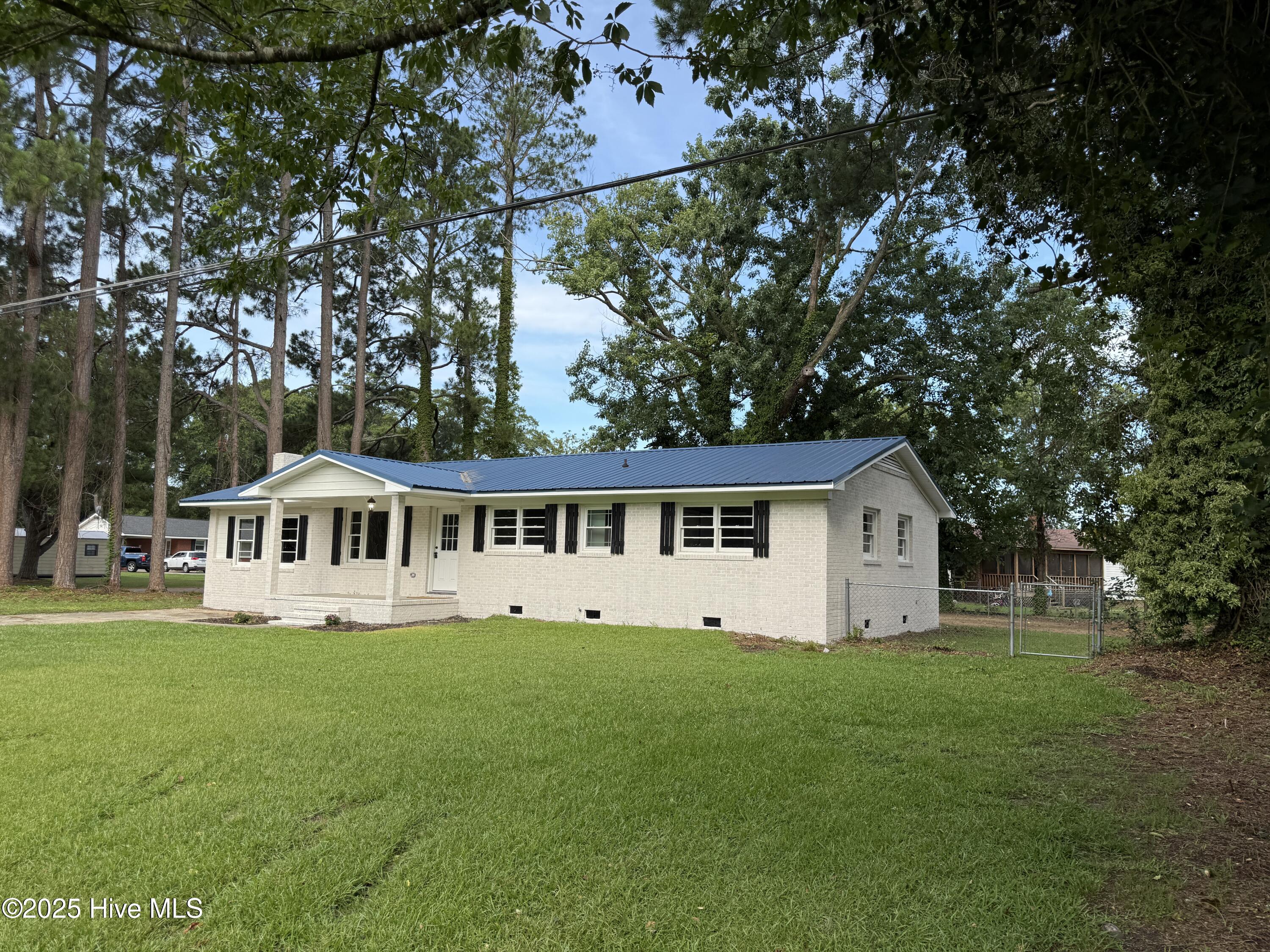 105 Woodrose Avenue Property Photo 3