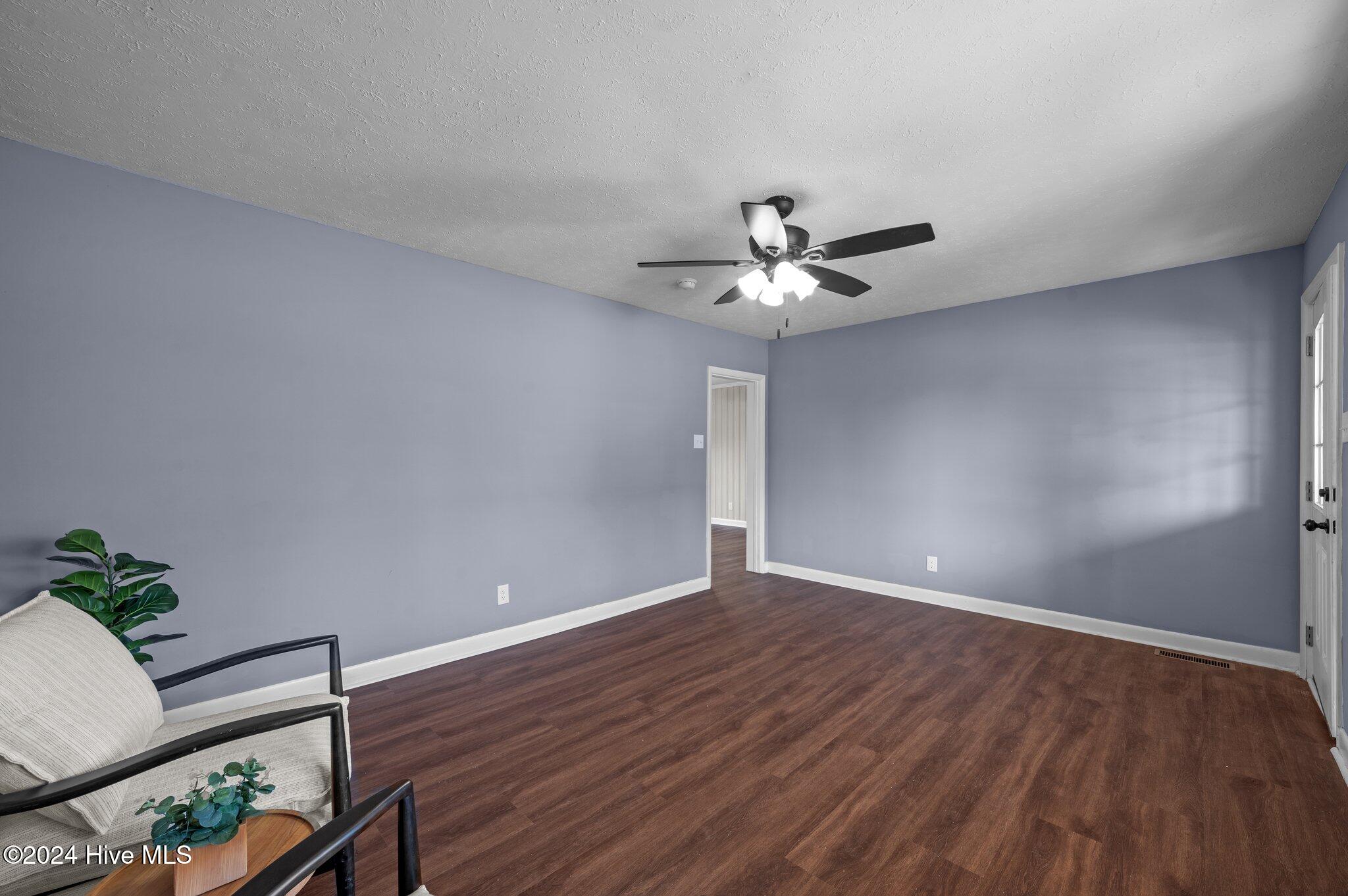 105 Woodrose Avenue Property Photo 8