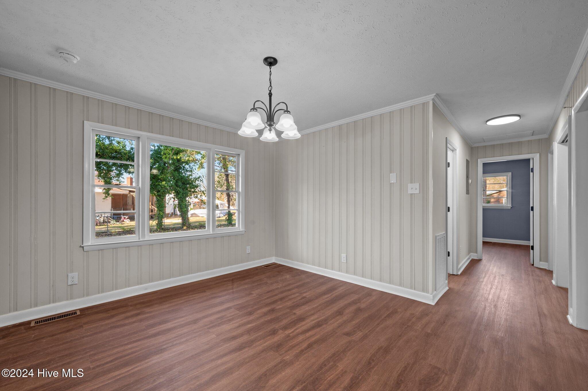 105 Woodrose Avenue Property Photo 14