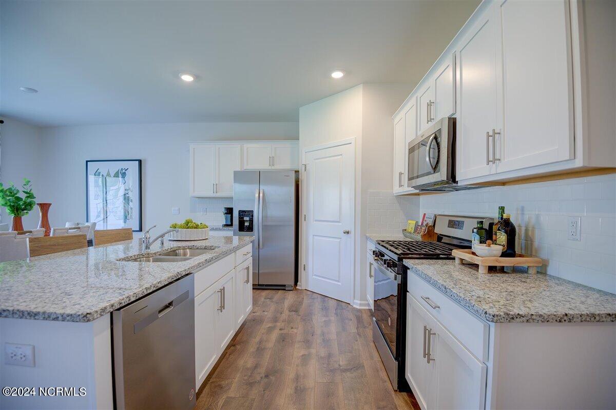 1139 Queensland Lane Property Photo 13