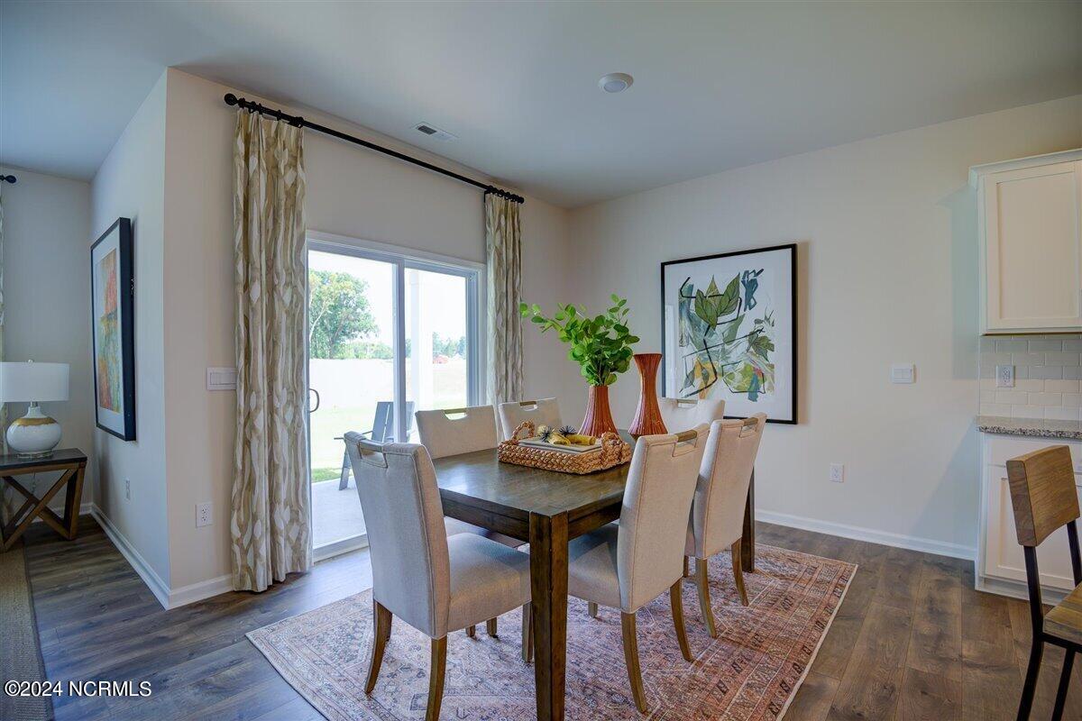 1139 Queensland Lane Property Photo 17