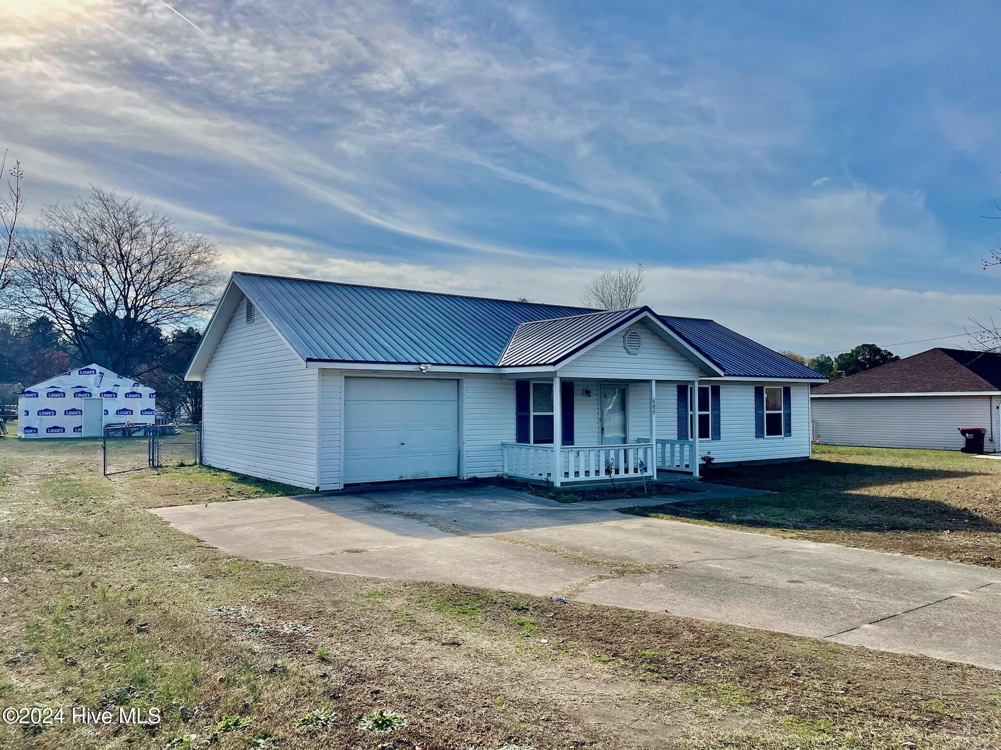 685 Old Cheraw Highway Property Photo 2