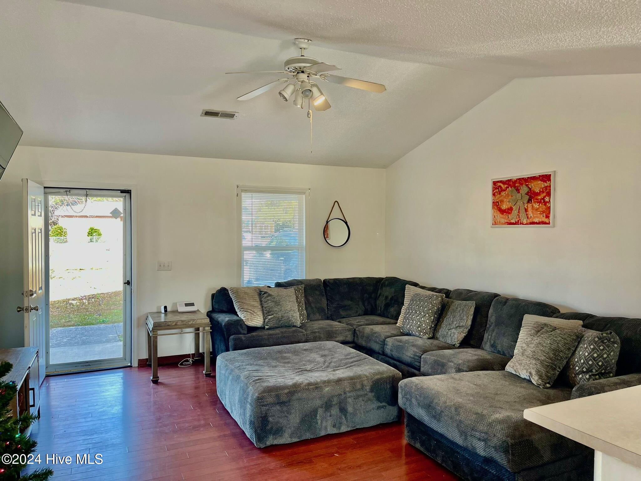 685 Old Cheraw Highway Property Photo 3