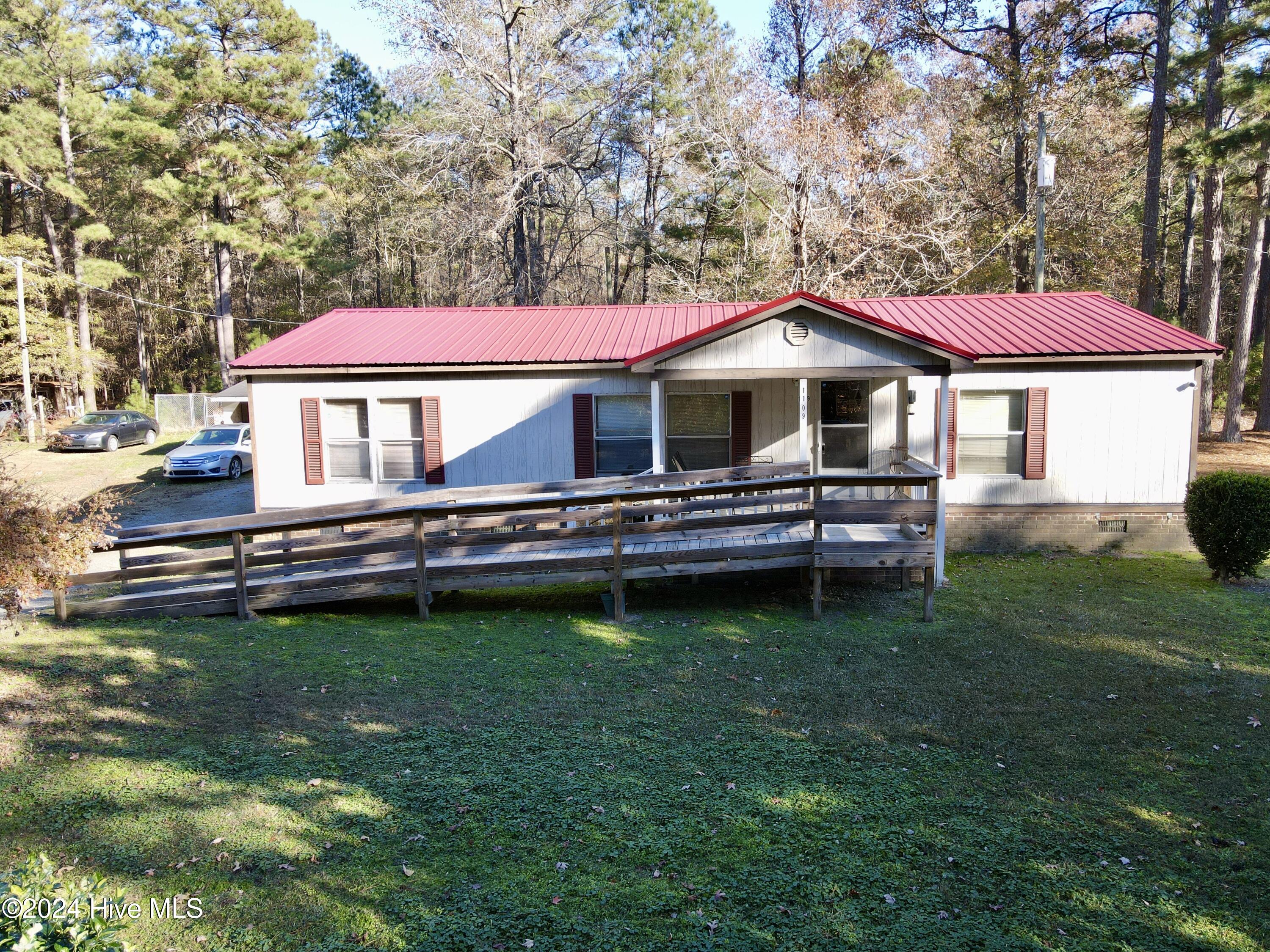 1109 Beegee Lane Property Photo 1