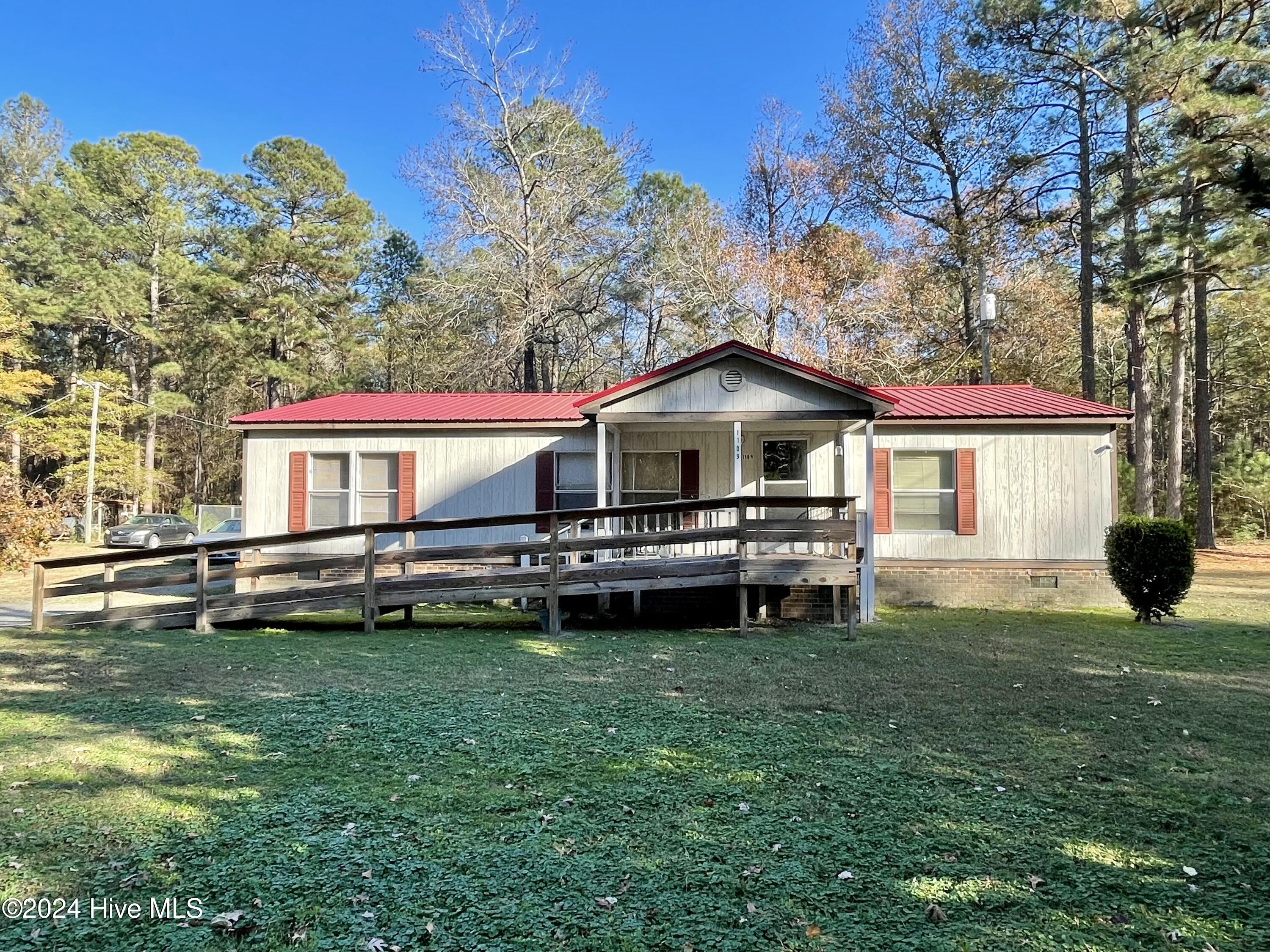 1109 Beegee Lane Property Photo 3