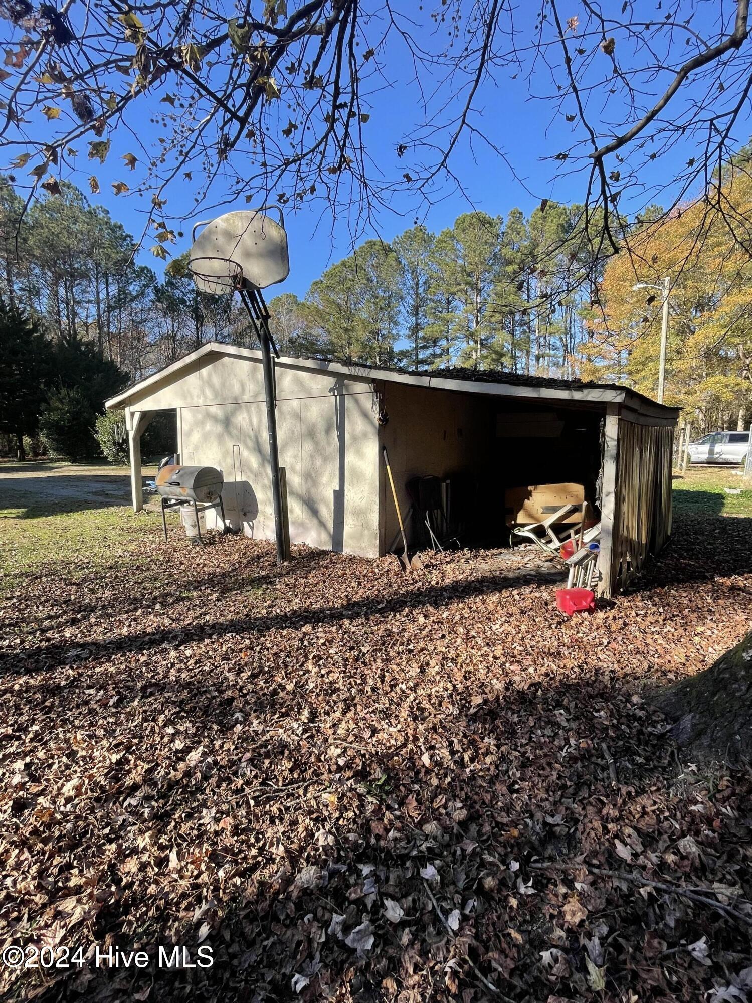 1109 Beegee Lane Property Photo 11