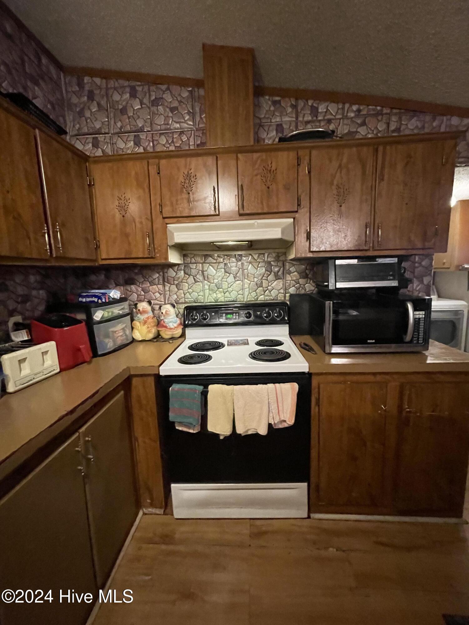 1109 Beegee Lane Property Photo 17