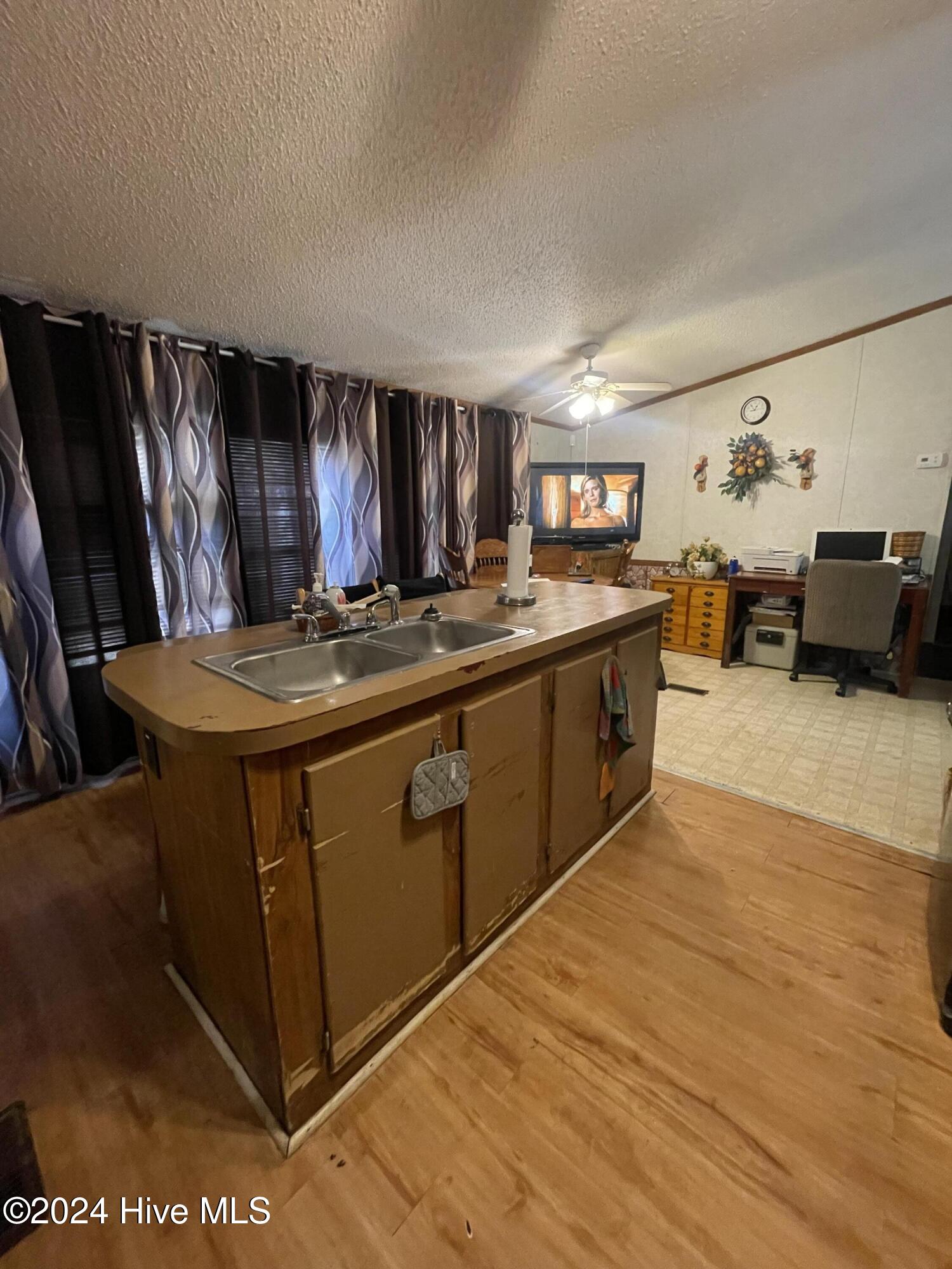 1109 Beegee Lane Property Photo 18